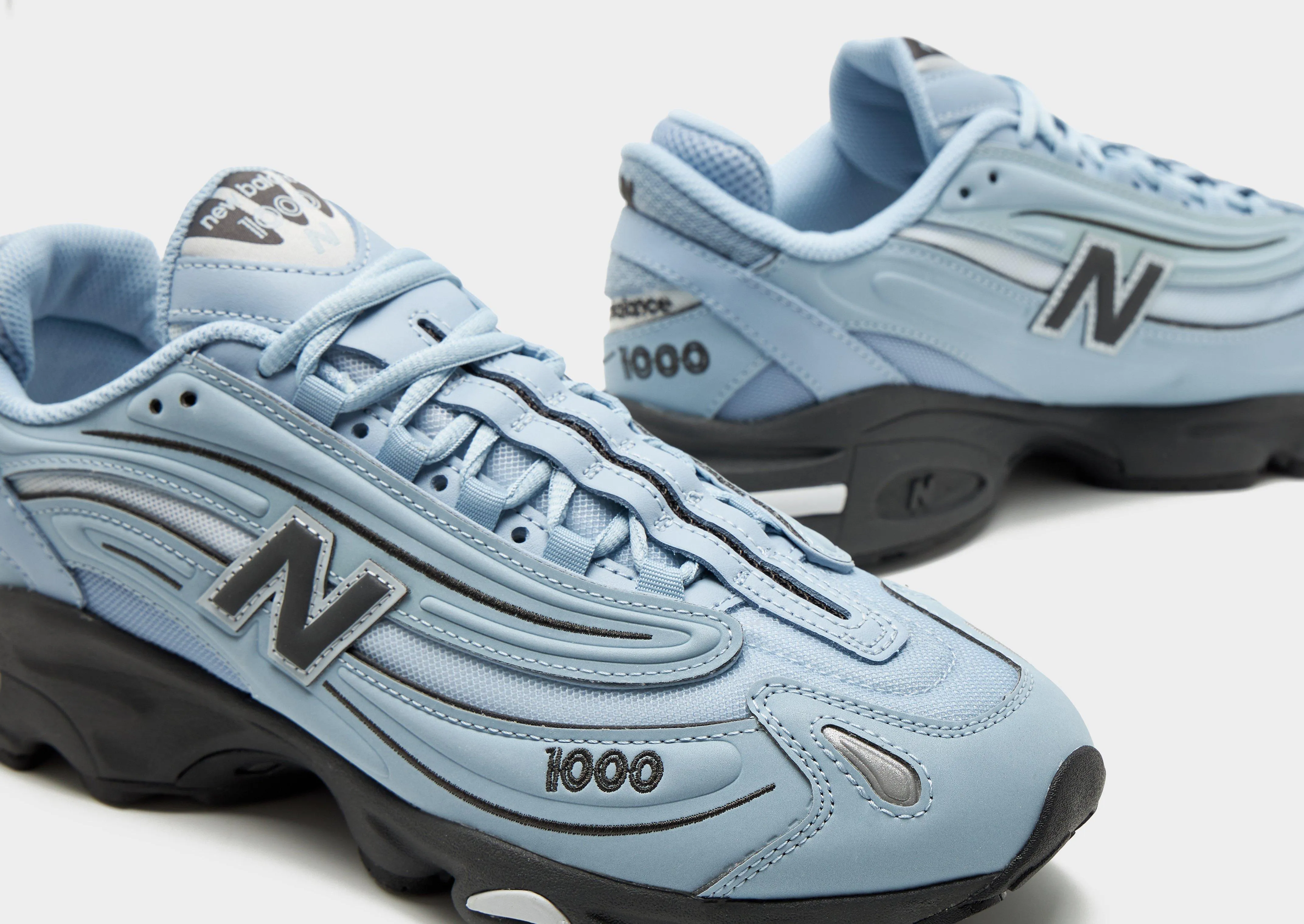 1000 Women's Crystal-Detail