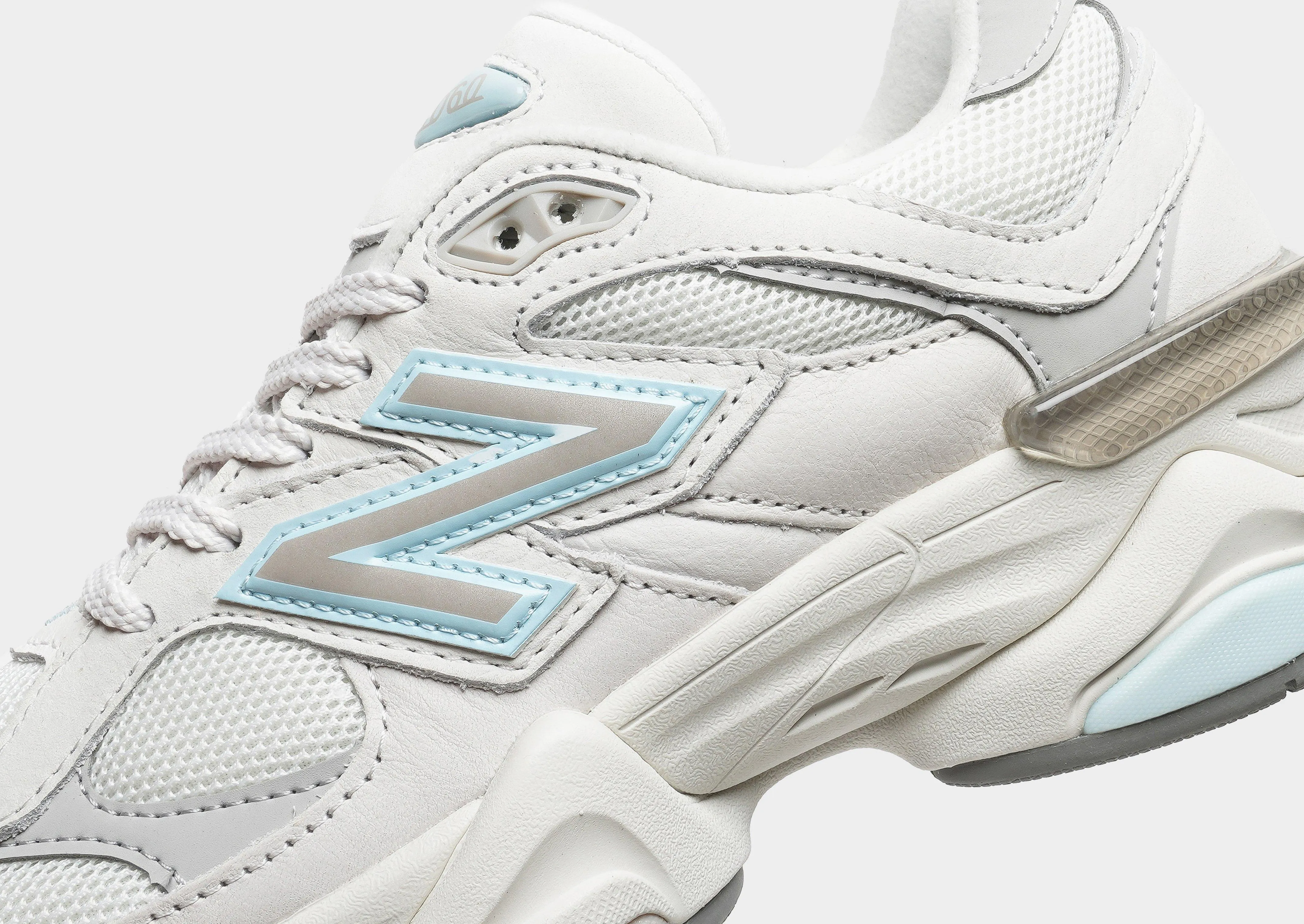 9060 Women's Premium