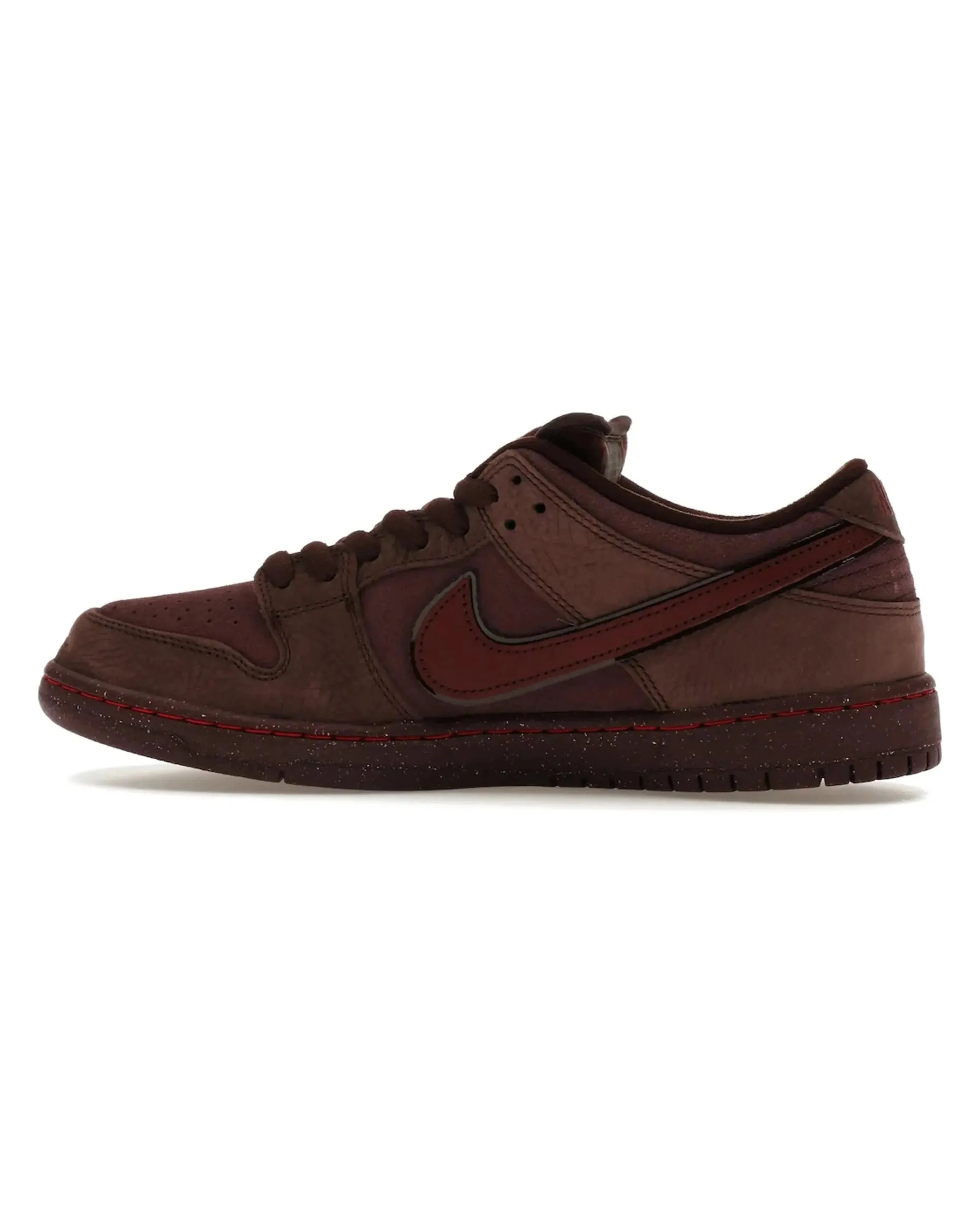 Active Flow Nike SB Dunk Low City Of Love Burgundy Crush