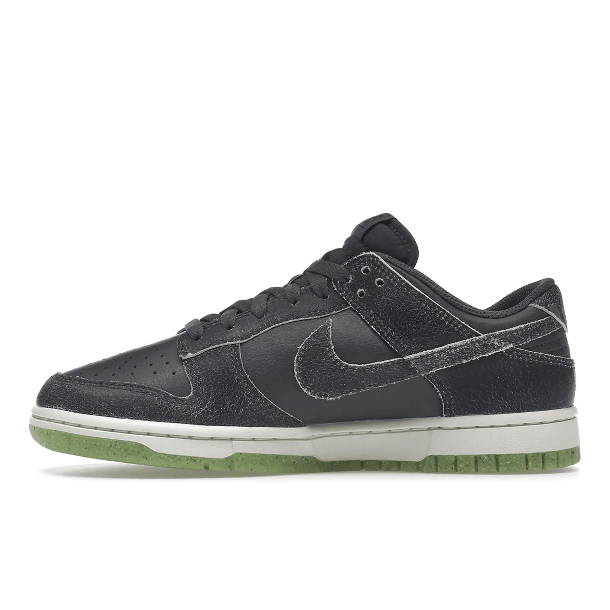 Active Step Move Glide-Out Nike Dunk Low Retro PRM Halloween