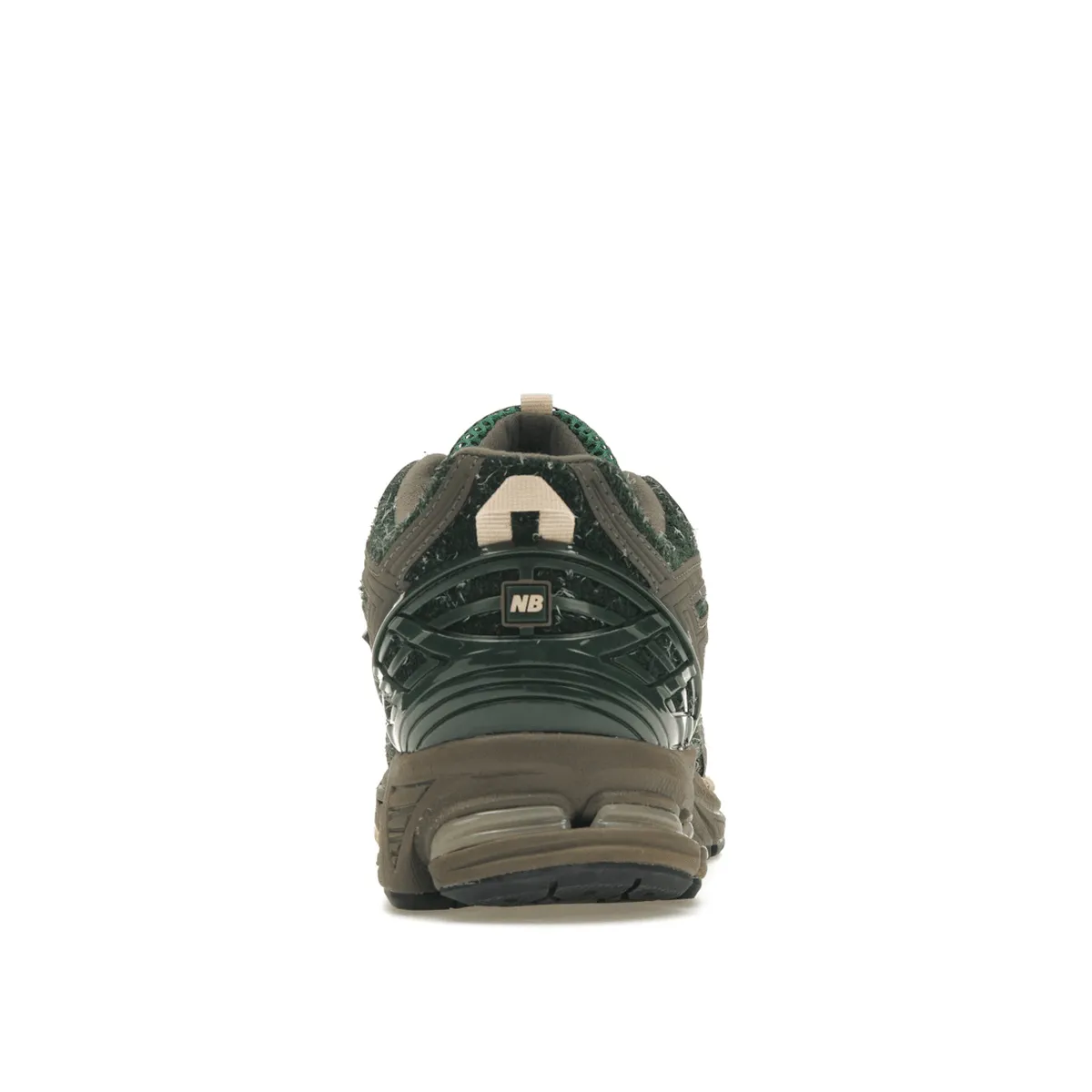 Agile Performance New Balance 1906R size? Exclusive Diamond District Pack Green