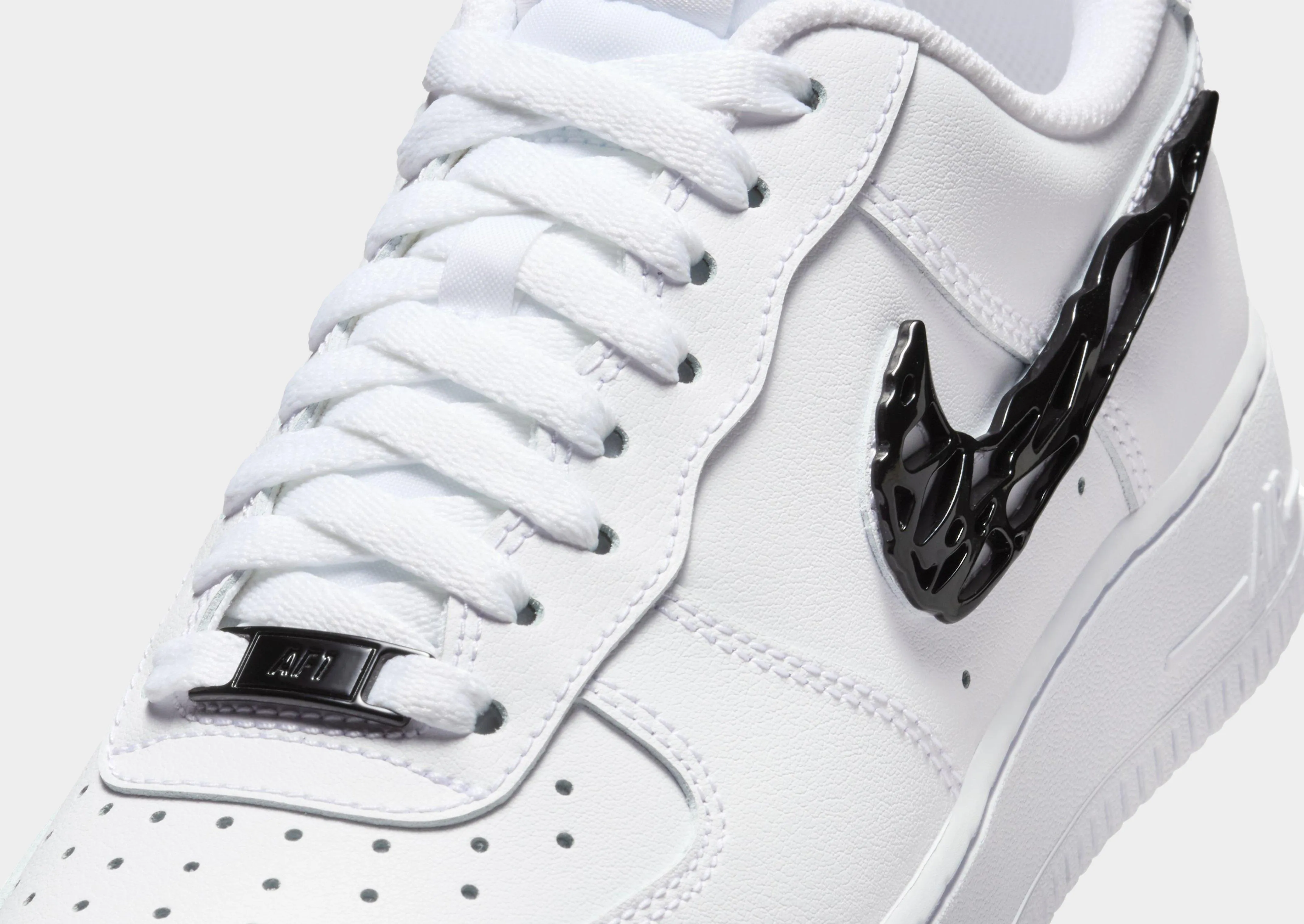 Air Force 1 07 LX Women's Supportive structure