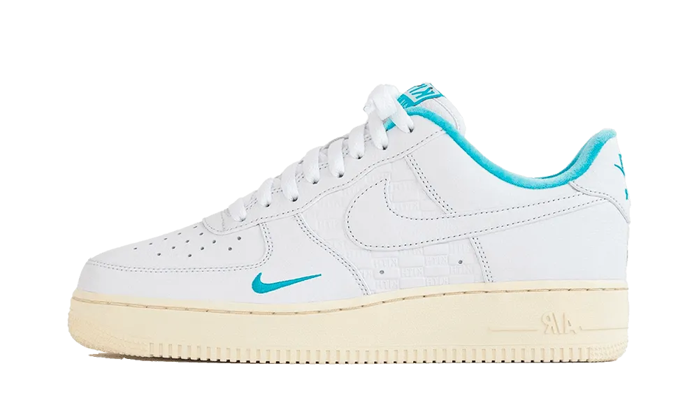 Model Sole Lace Easy Air Force 1 x Kith Hawaii