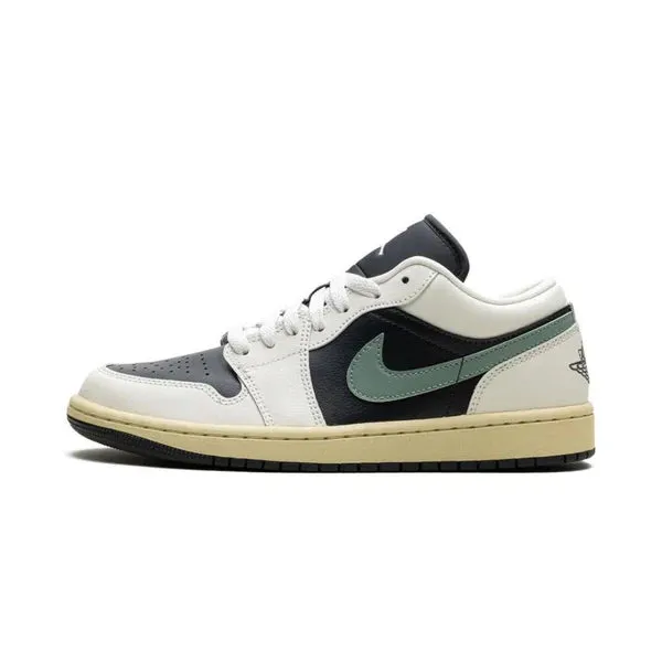 Air Jordan 1 Low Jade Smoke (W) Foot Style Multi-Functional