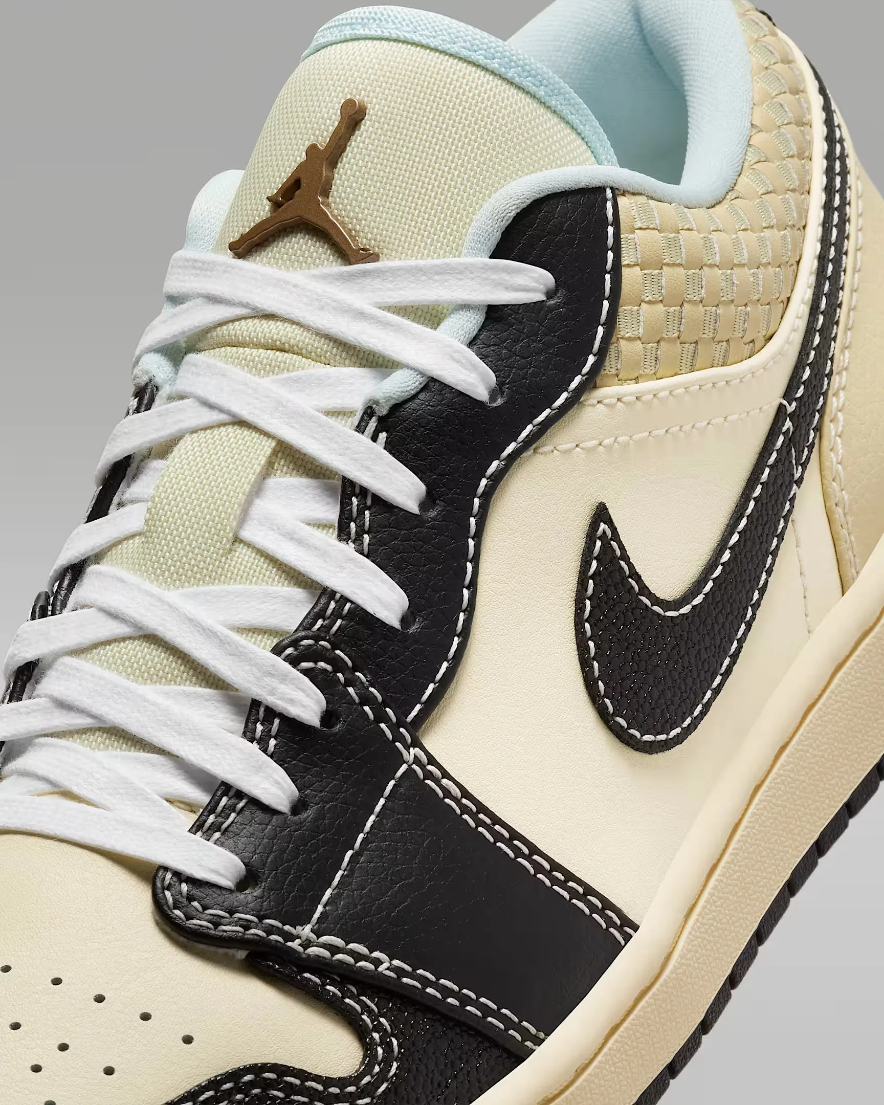 Air Jordan 1 Low SE Coconut Milk Black Muslin Comfort Edge