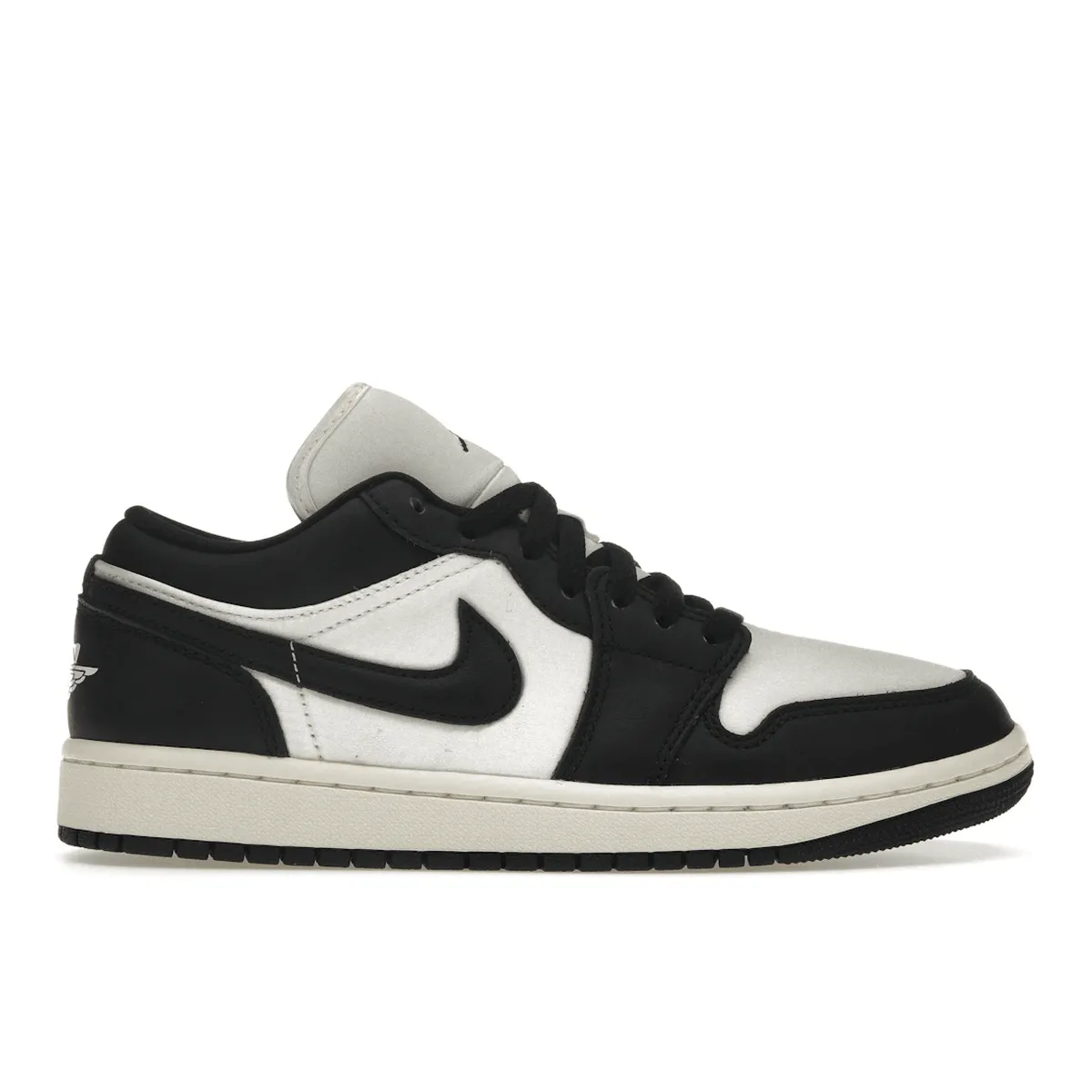 Air Jordan 1 Low SE Vintage Panda Ultra Traction