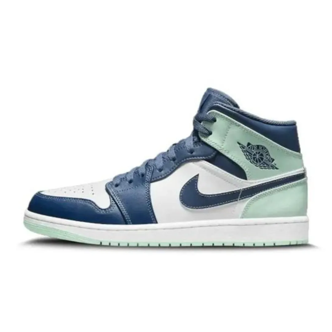 Non-marking sole Air Jordan 1 Mid 'Mystic Navy Mint Foam'