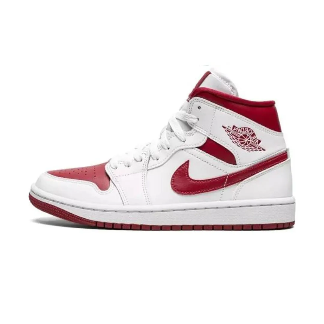 Motion Grip Upgraded wear Air Jordan 1 Mid 'Reverse Chicago'