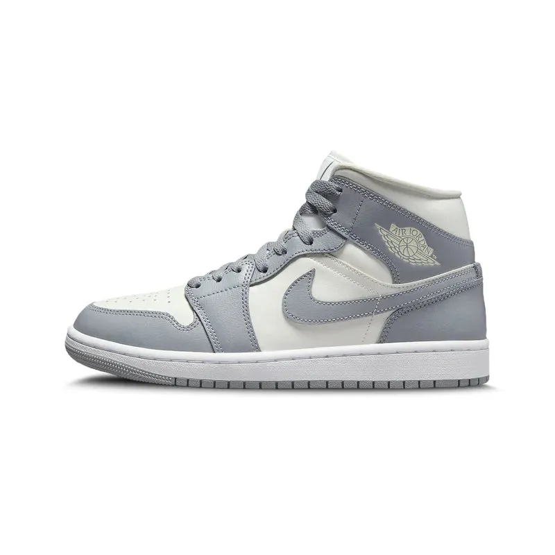 Air Jordan 1 Mid Stealth (W) Structured shock absorption
