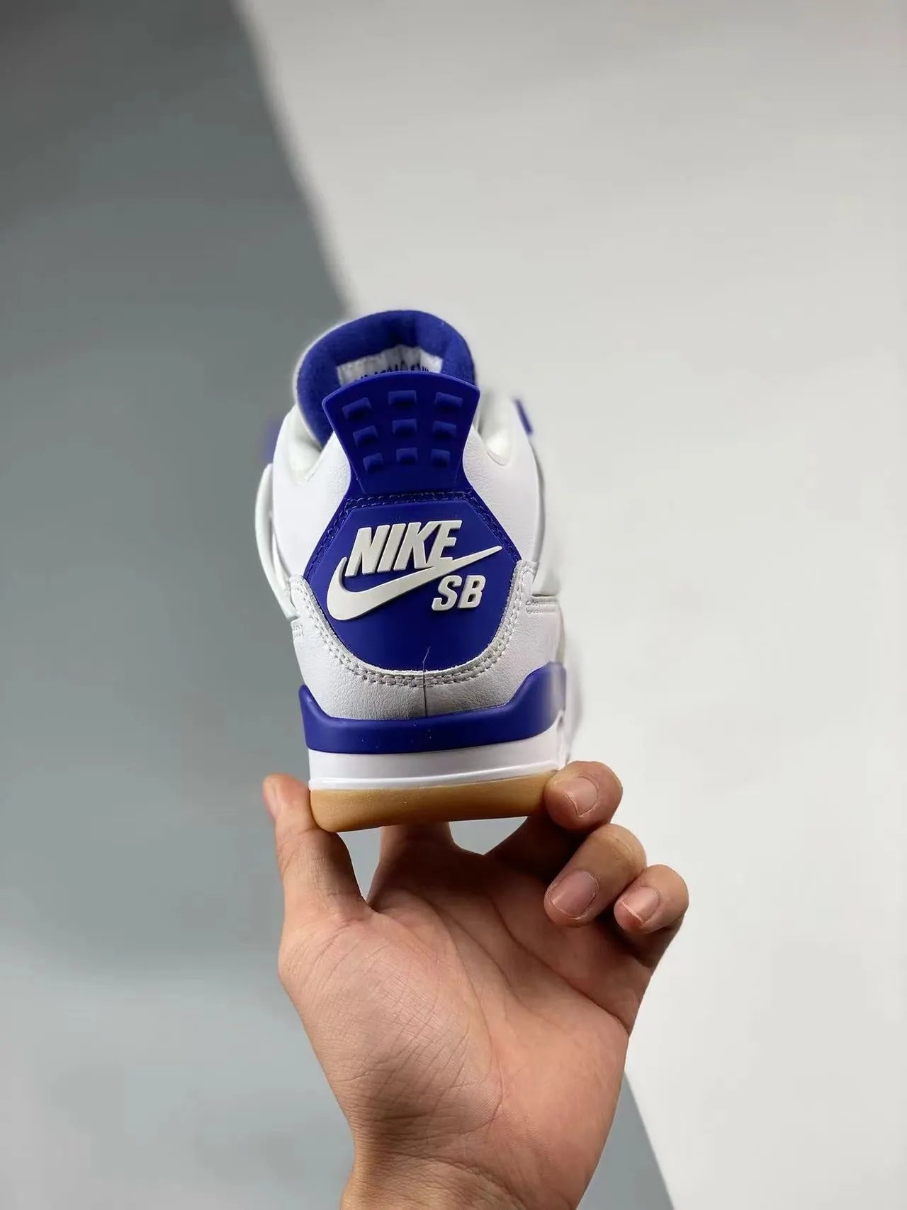 AJ 4 SB Summit White/Navy Minimal Fit