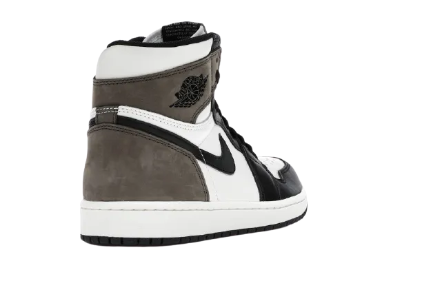 AJ1 Dark Mocha Statement style