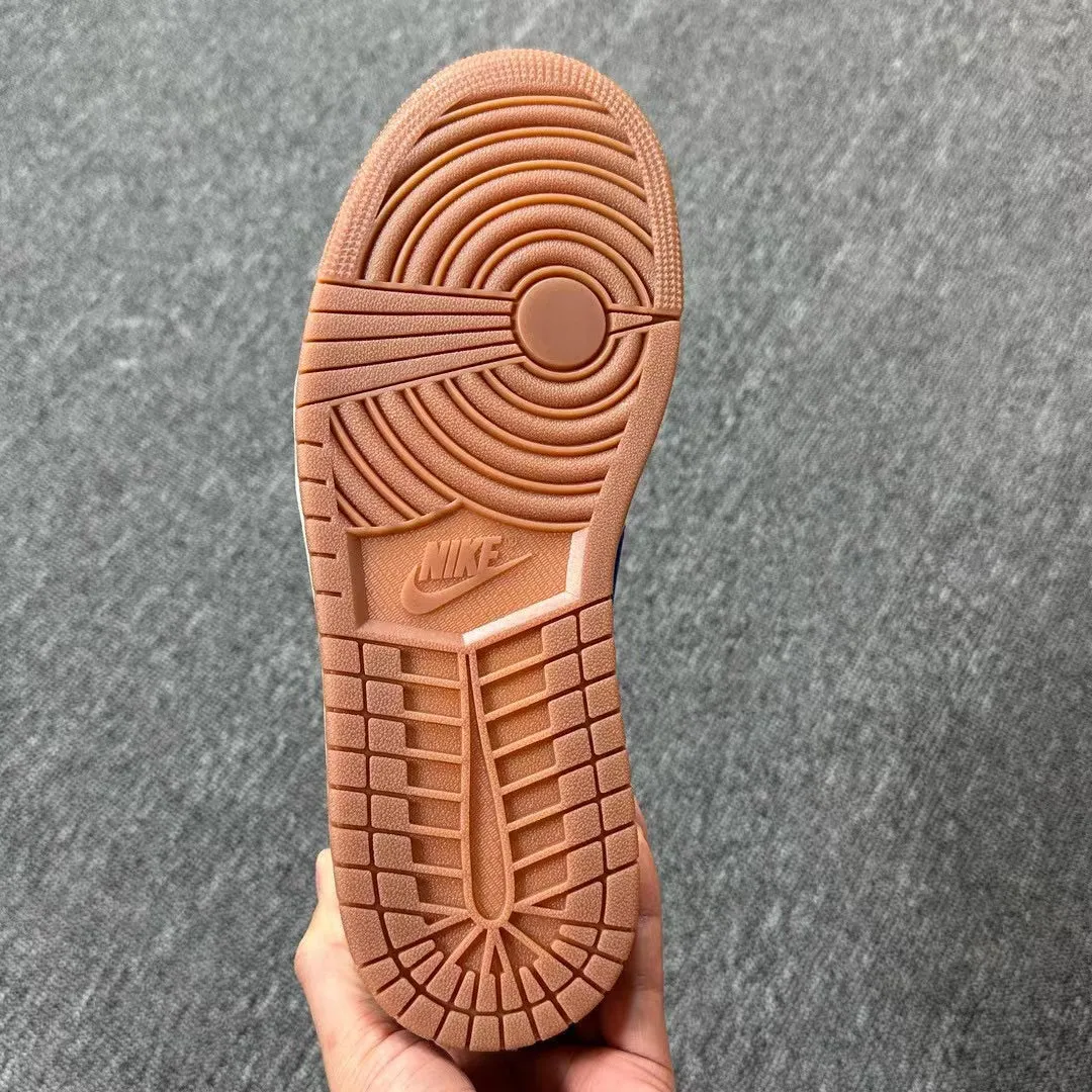 AJ1 Low Travis Scott Canary Yellow Luxe support