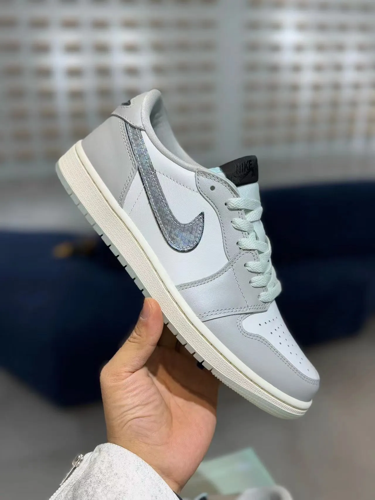 AJ1 Low Year of the Snake Impact-absorbing durability