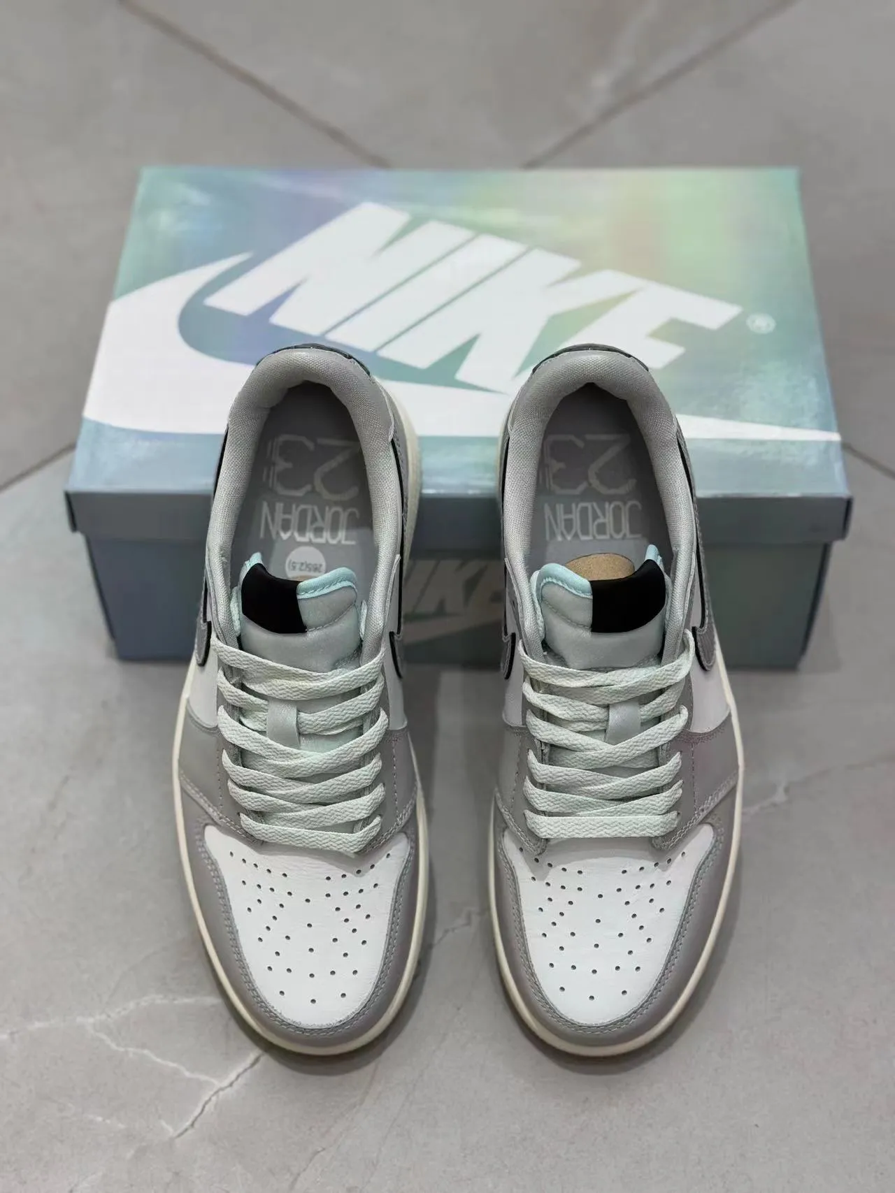 AJ1 Low Year of the Snake Impact-absorbing durability