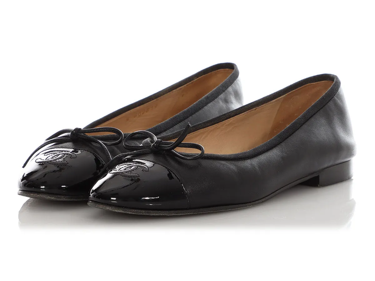 Arch support Chanel Black Leather and Patent Ballet Flats