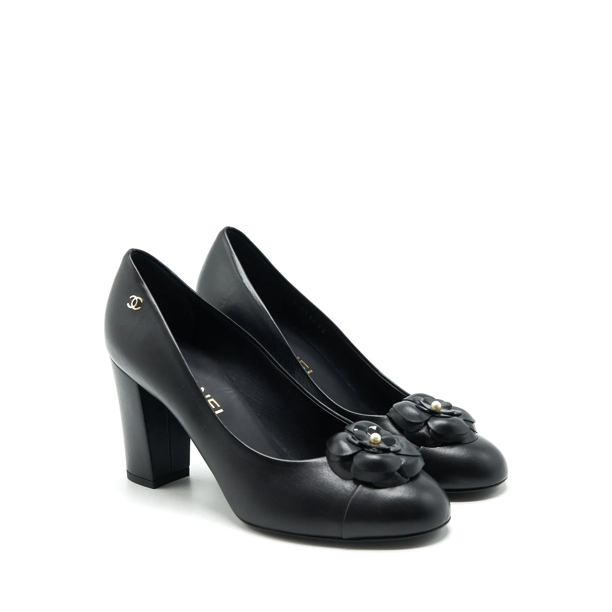Arch Support Pumps Chanel size 38.5C Camellia Heels Black