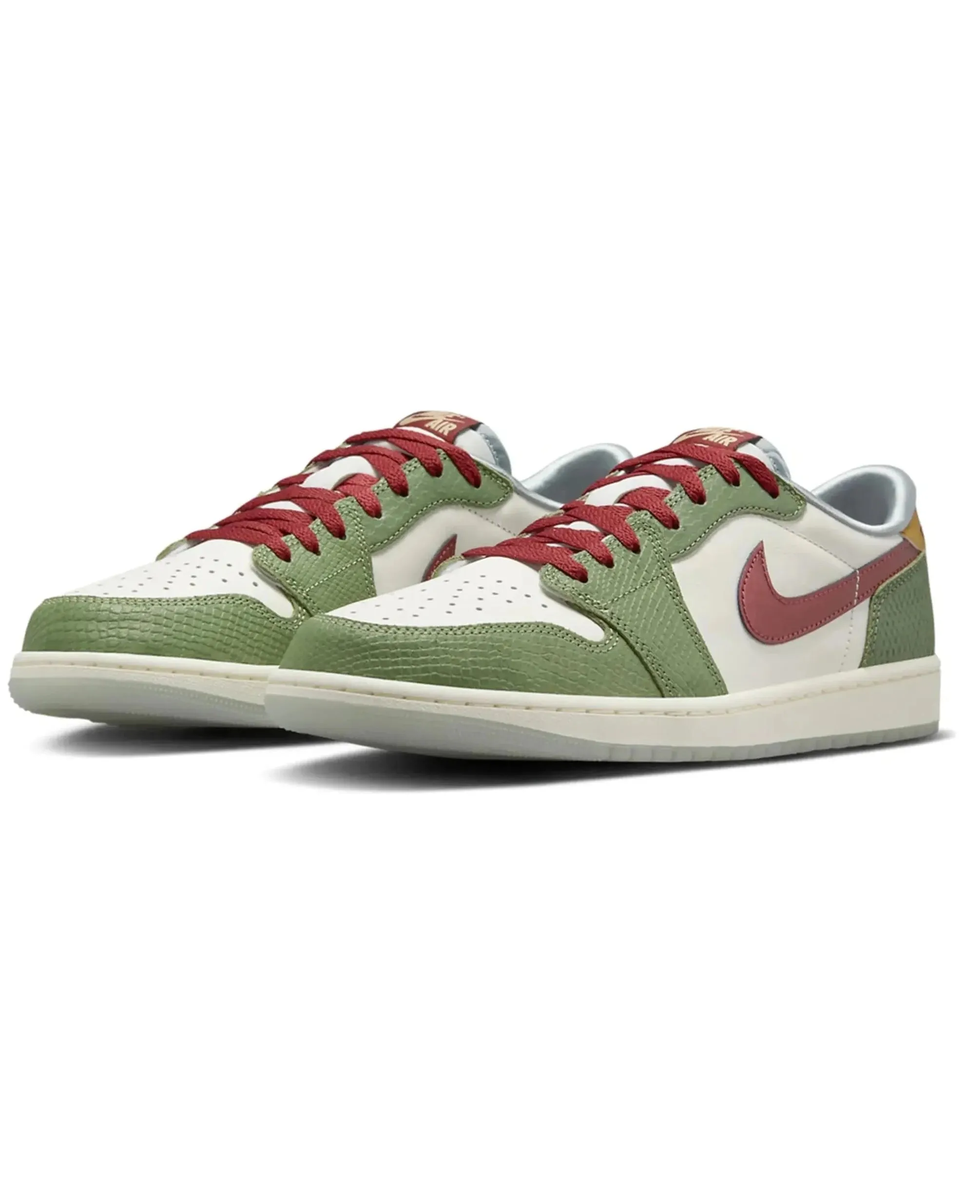 Athletic Look Nike Air Jordan 1 Retro Low OG Year of the Dragon