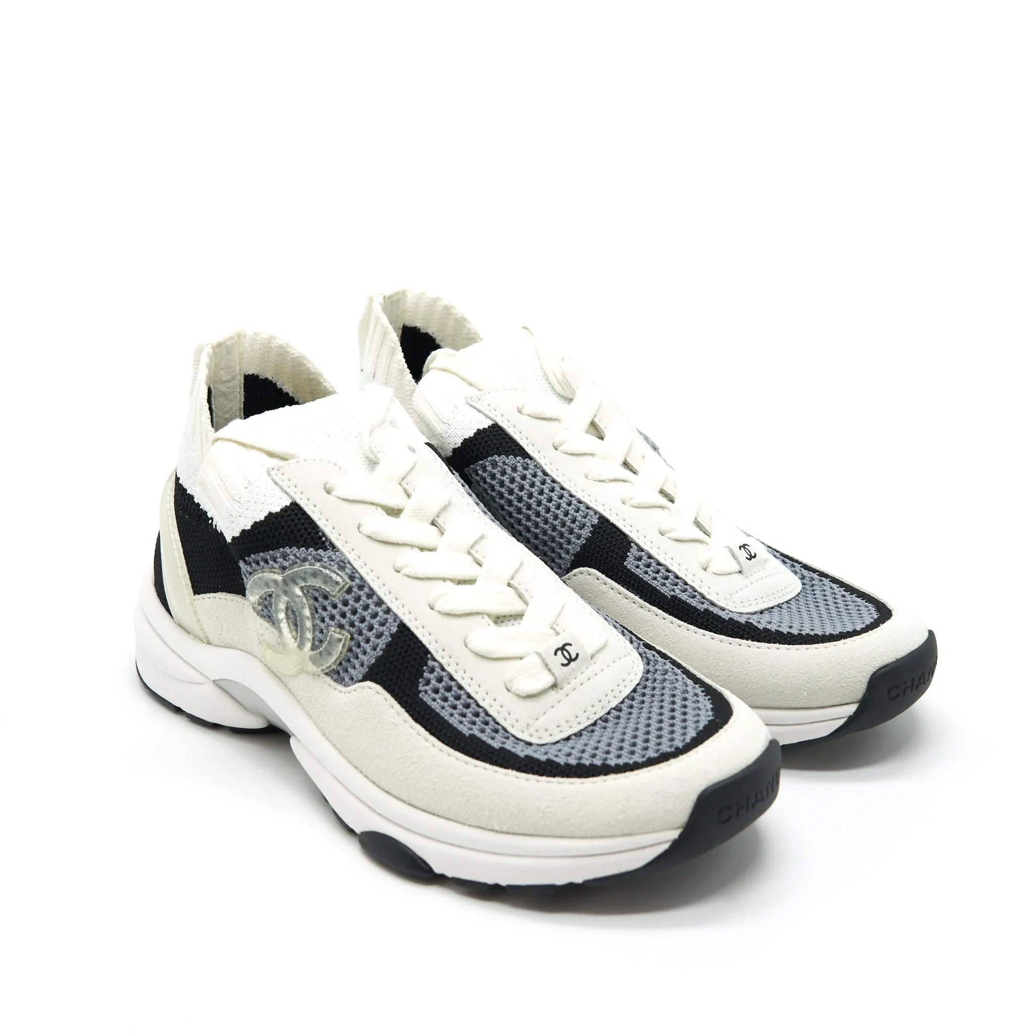 CHANEL CC LOGO SNEAKER WHITE/GREY/BLACK Trendsetting