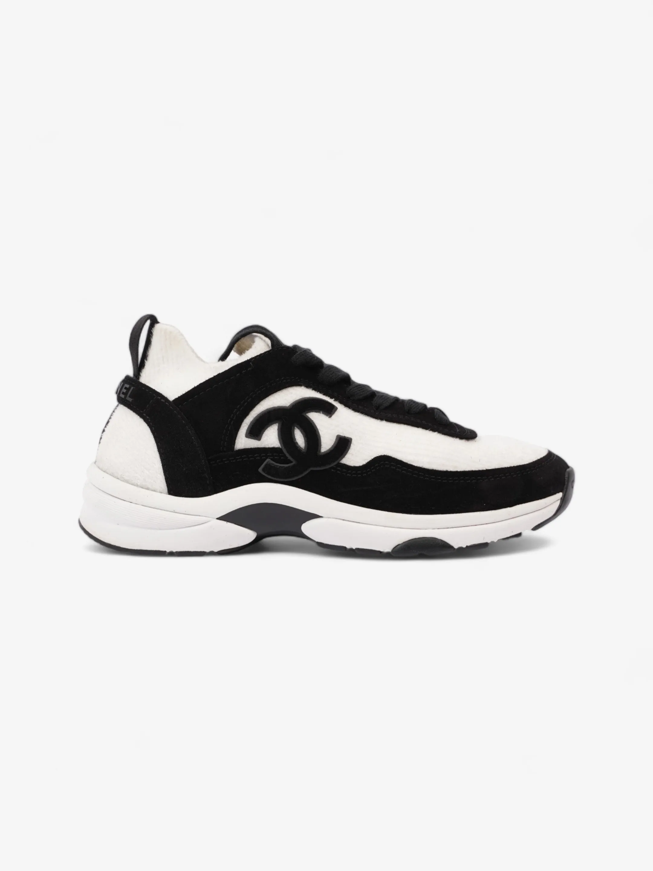 Chanel CC Logo Sneakers Black / White Fabric EU 38 UK 5 Ultra-soft wear