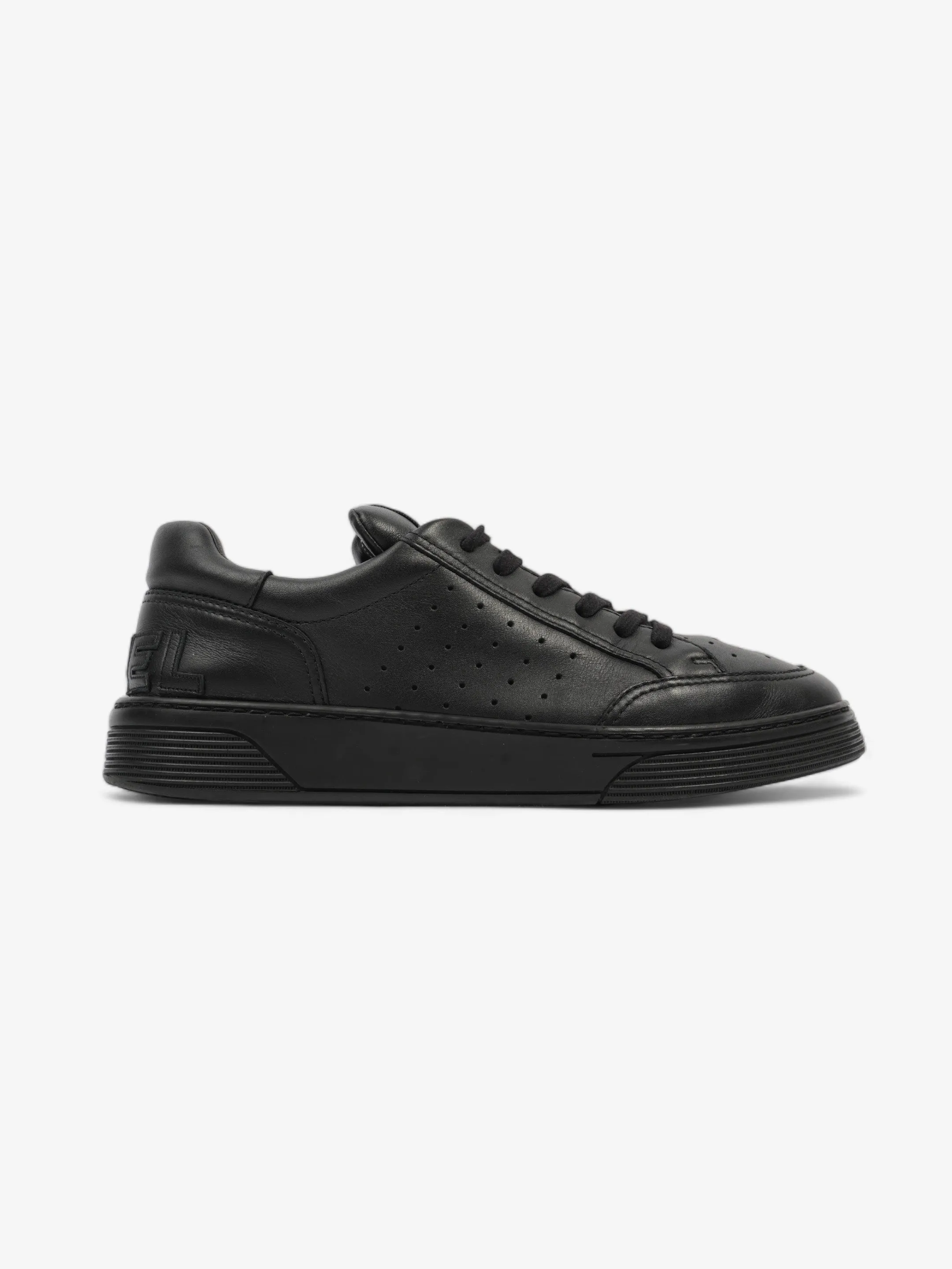 Chanel Low Top Sneaker Black Leather EU 43 UK 9 Maximum Stability