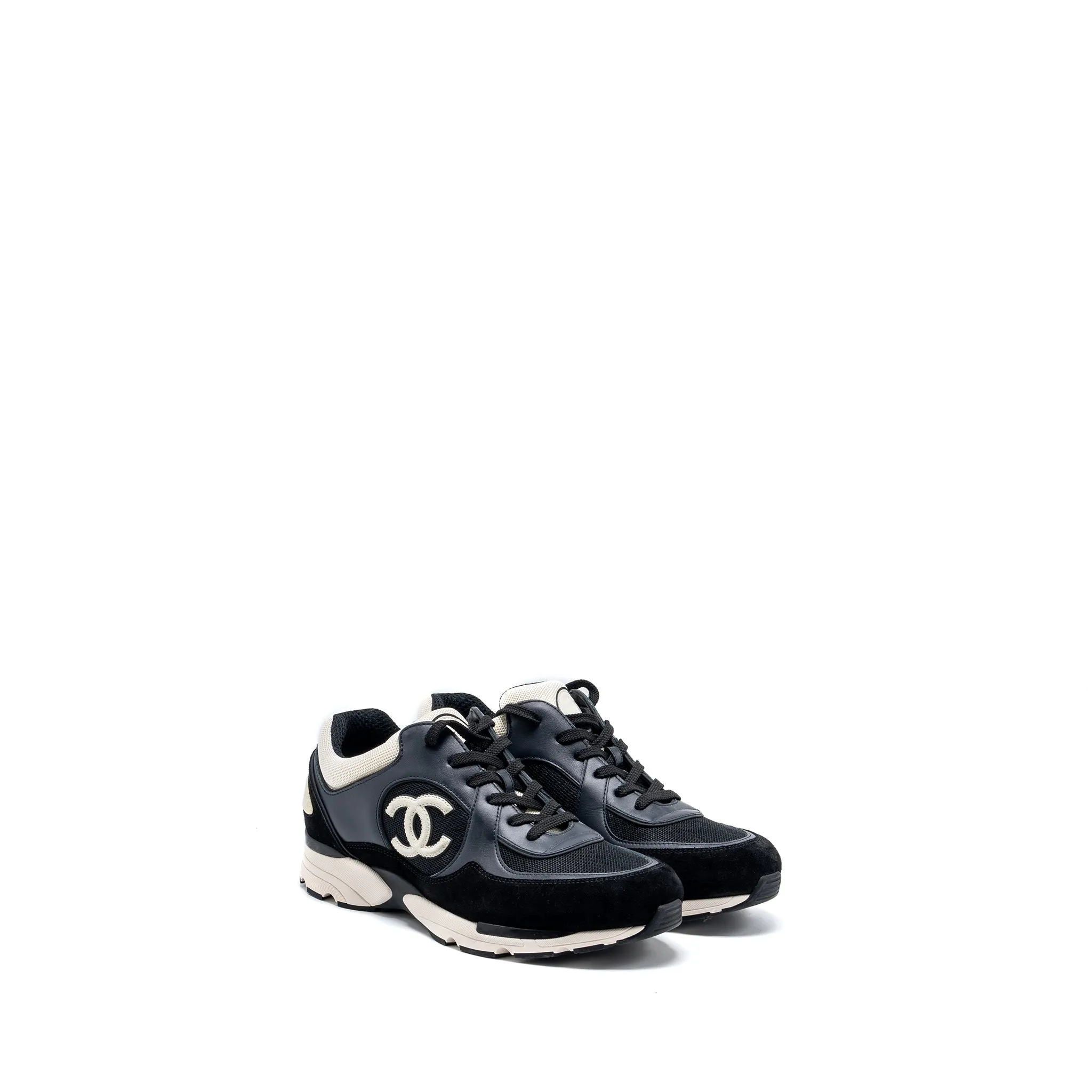 Chanel size 44 CC Logo sneaker suede/ leather black/white Fresh Look Feel
