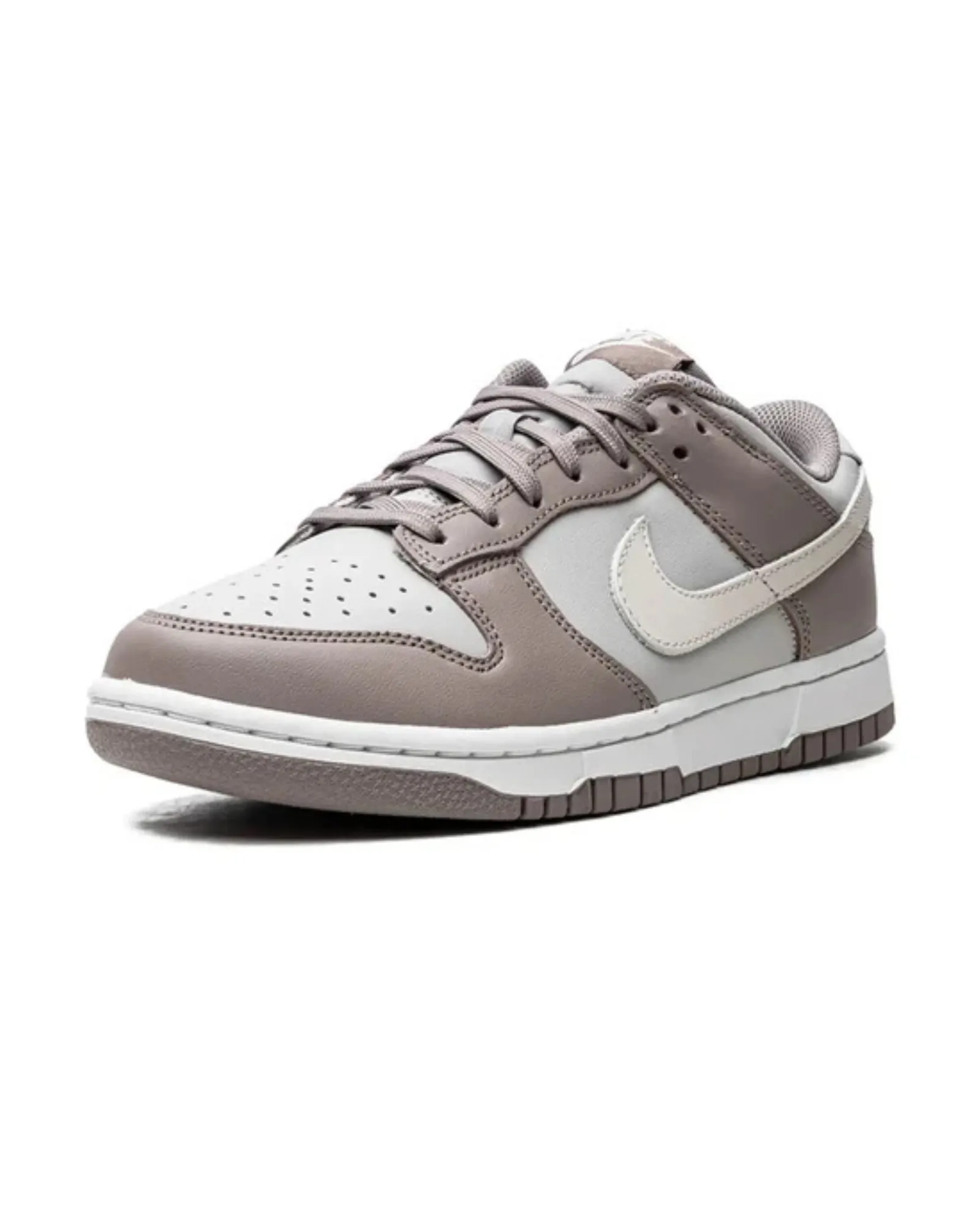 Classic Appeal Nike Dunk Low Bone Beige