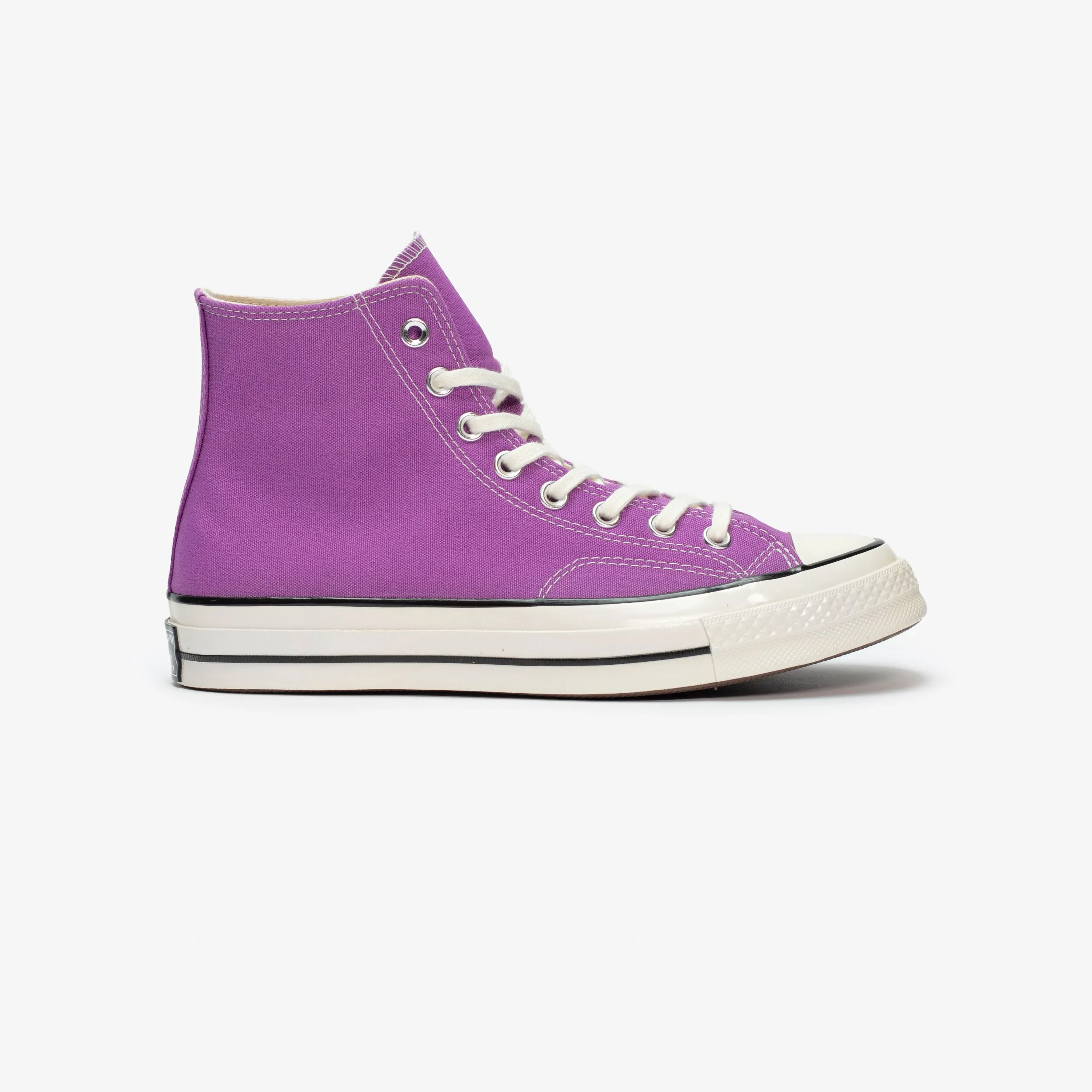 Clean Bold Lines Chuck 70