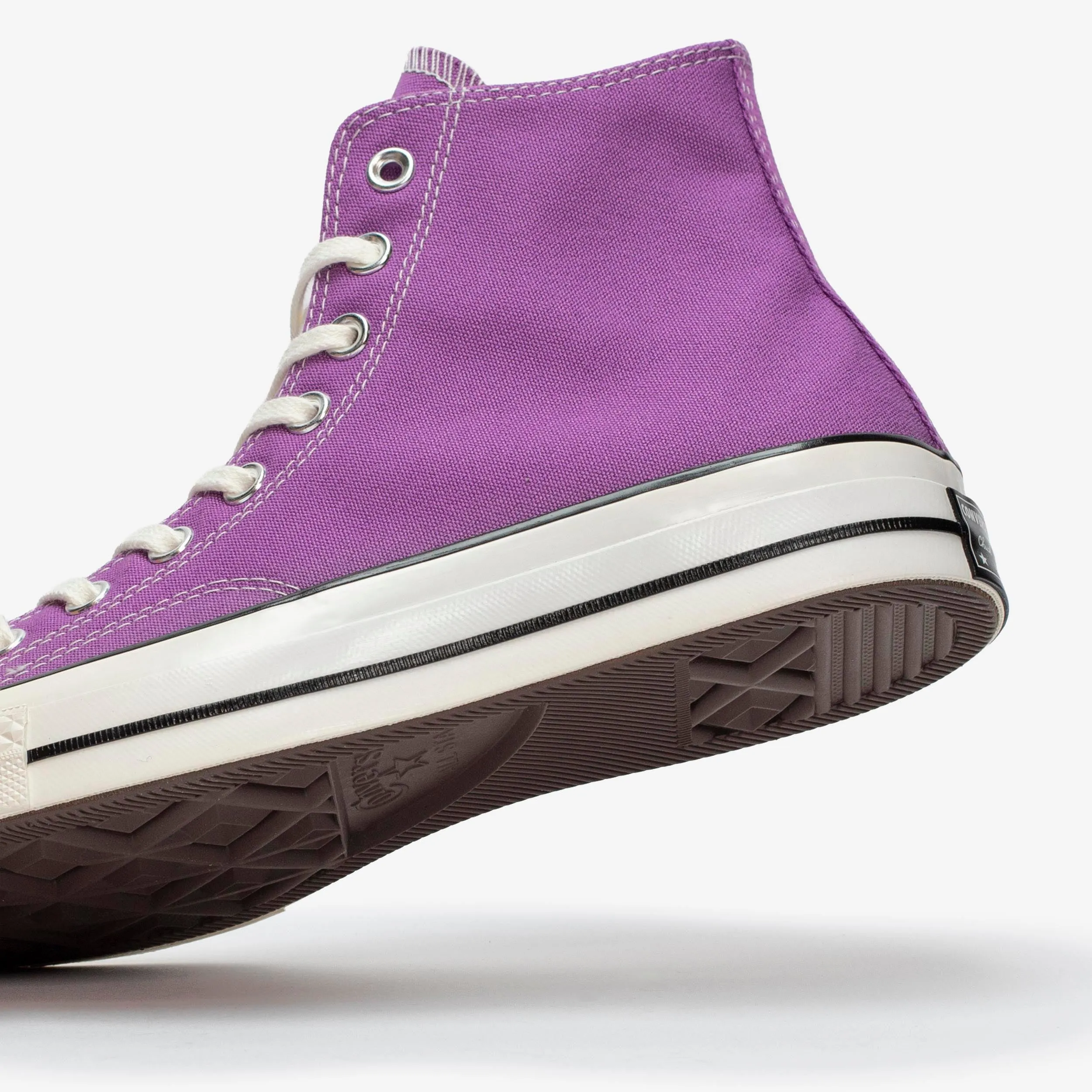 Clean Bold Lines Chuck 70