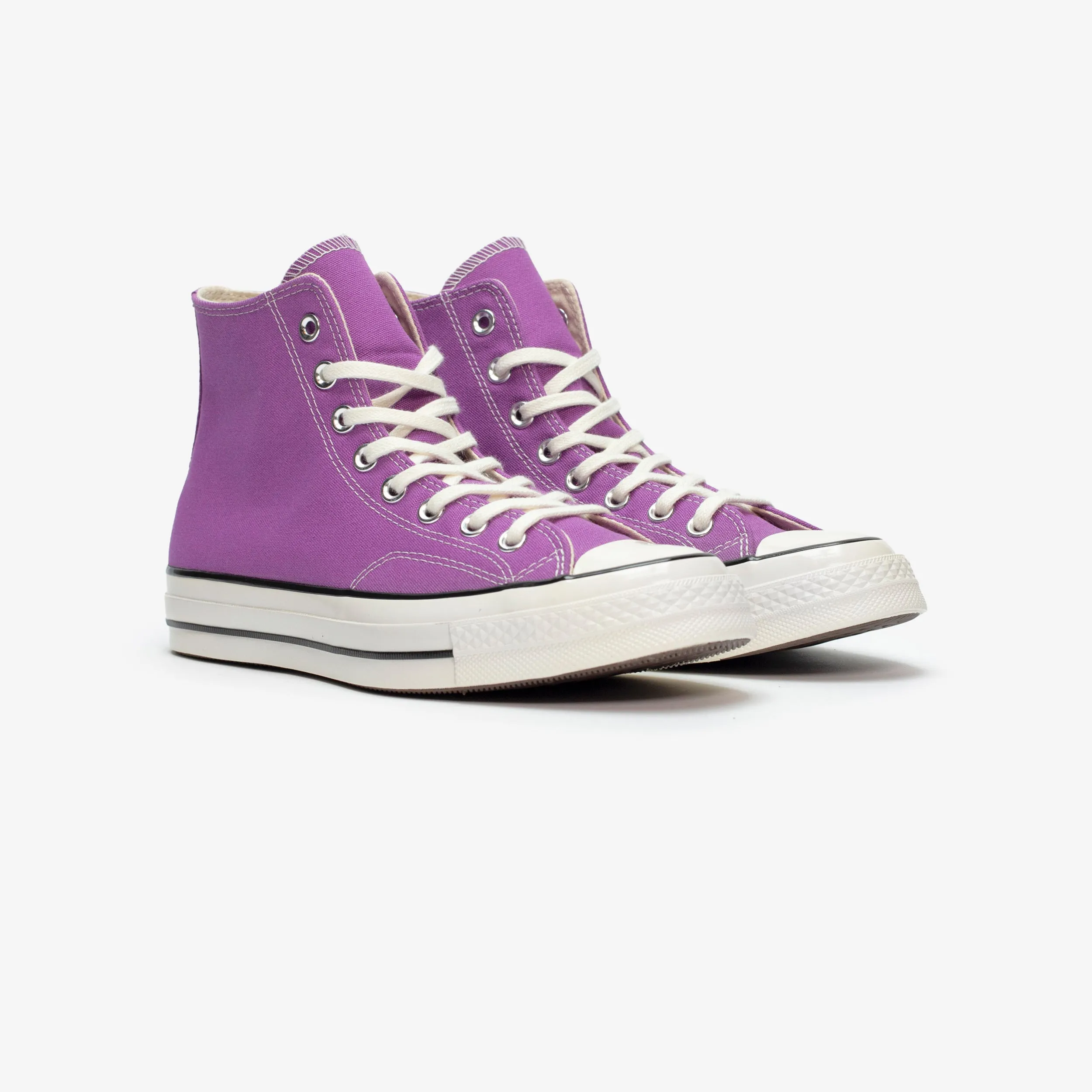 Clean Bold Lines Chuck 70