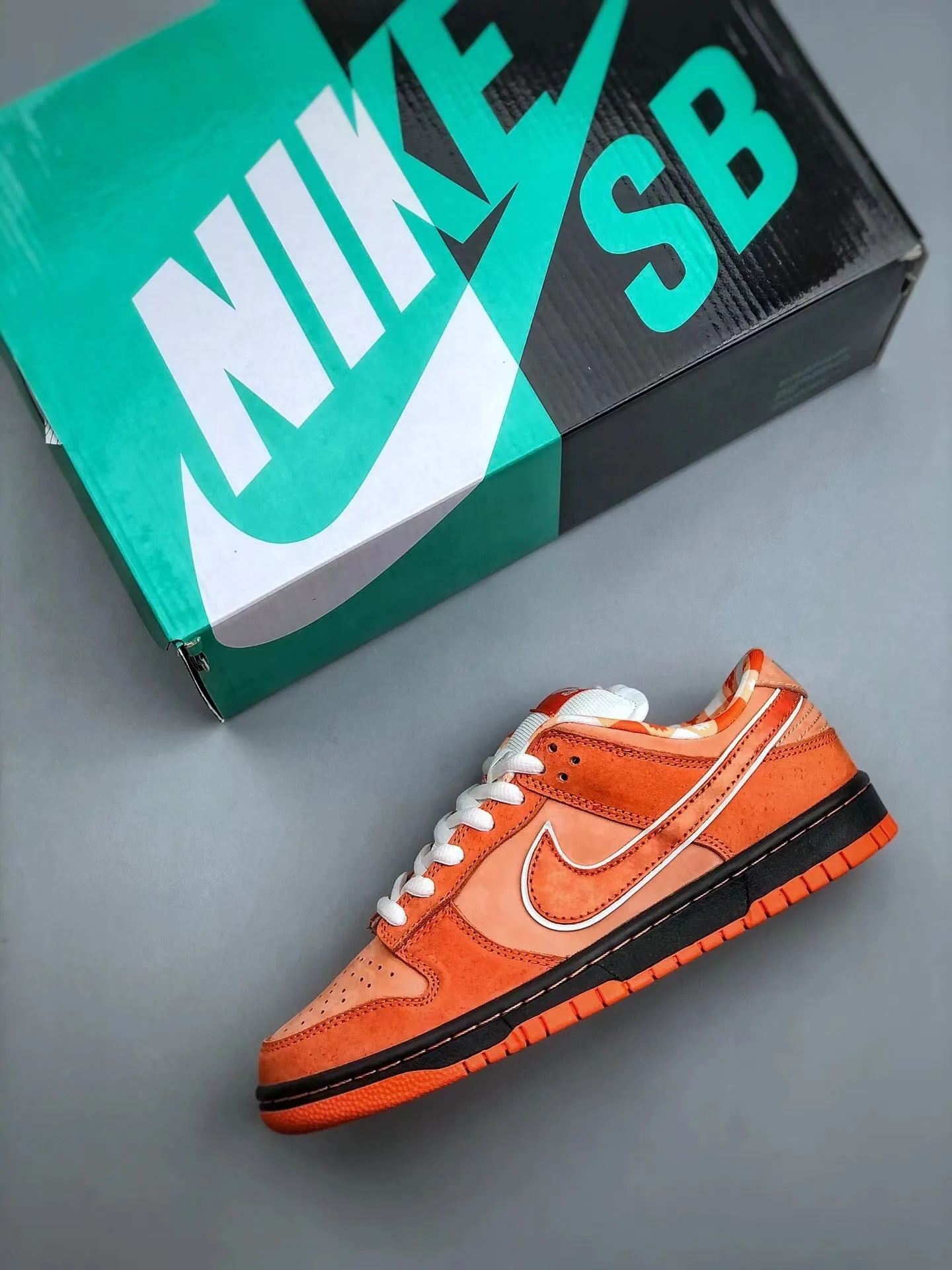 Concepts SB Dunk Low Orange Lobster Easy-wear