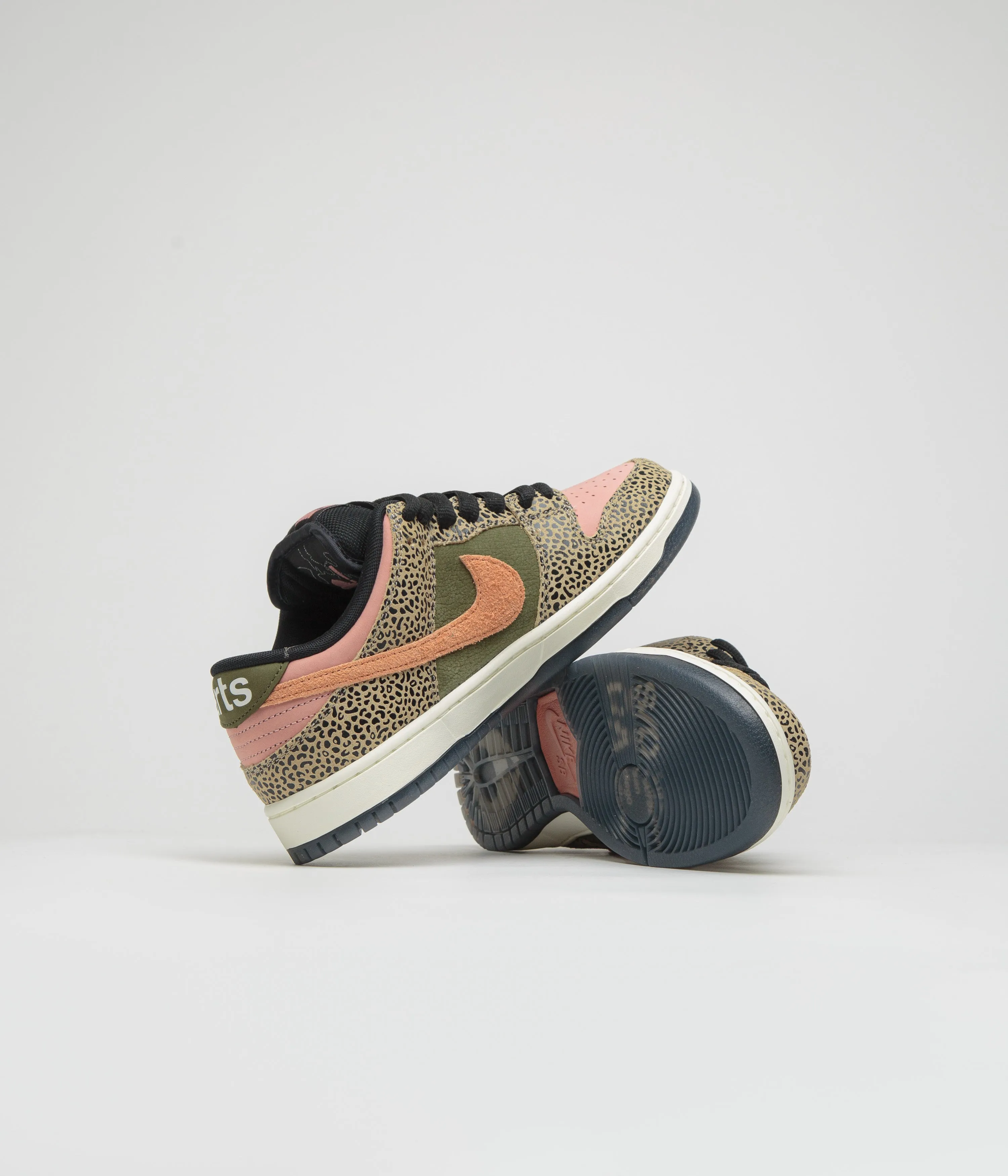 Nike SB x Arts-Rec Dunk Low Pro Shoes in Khaki and Amber Brown and Rough Green - Rust Pink