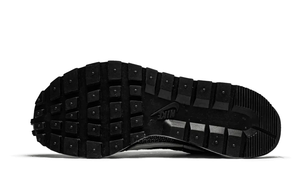 Cushion - Focused Sacai Vaporwaffle Black White
