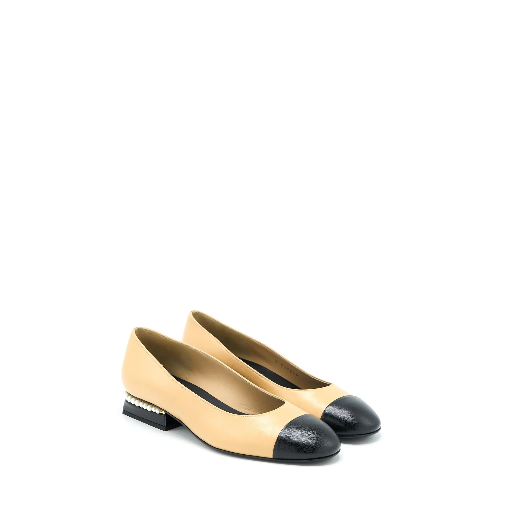 Daily Comfort Chanel Size 38 CC Logo With Pearl Flats Beige / Black