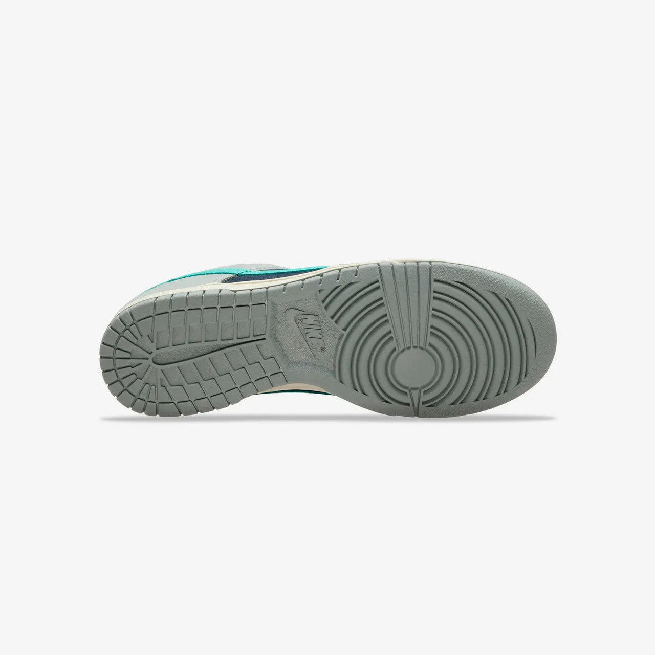 Dunk Low Retro Premium Street Ready Look