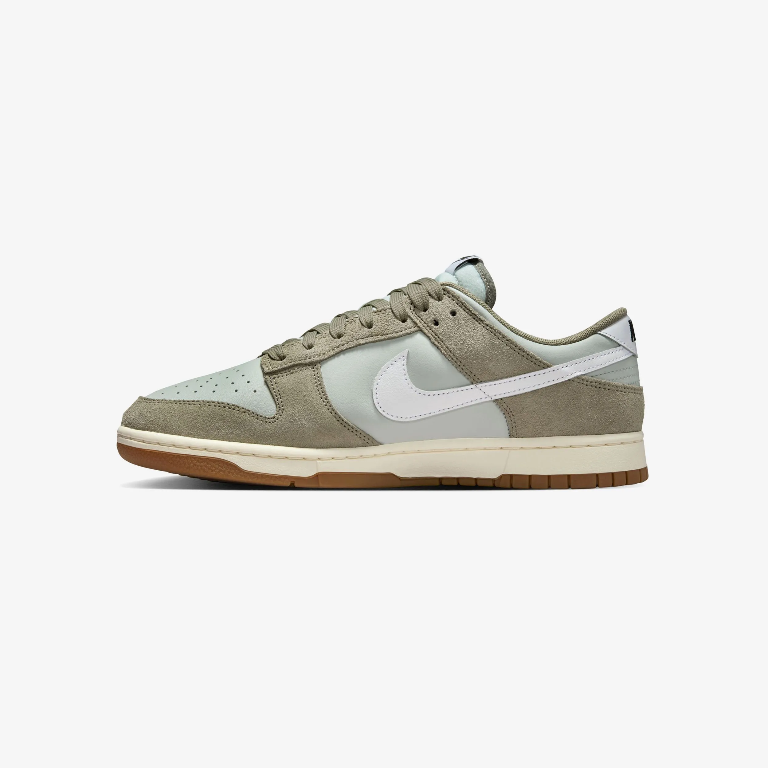Dunk Low Retro Se Casual cushioning
