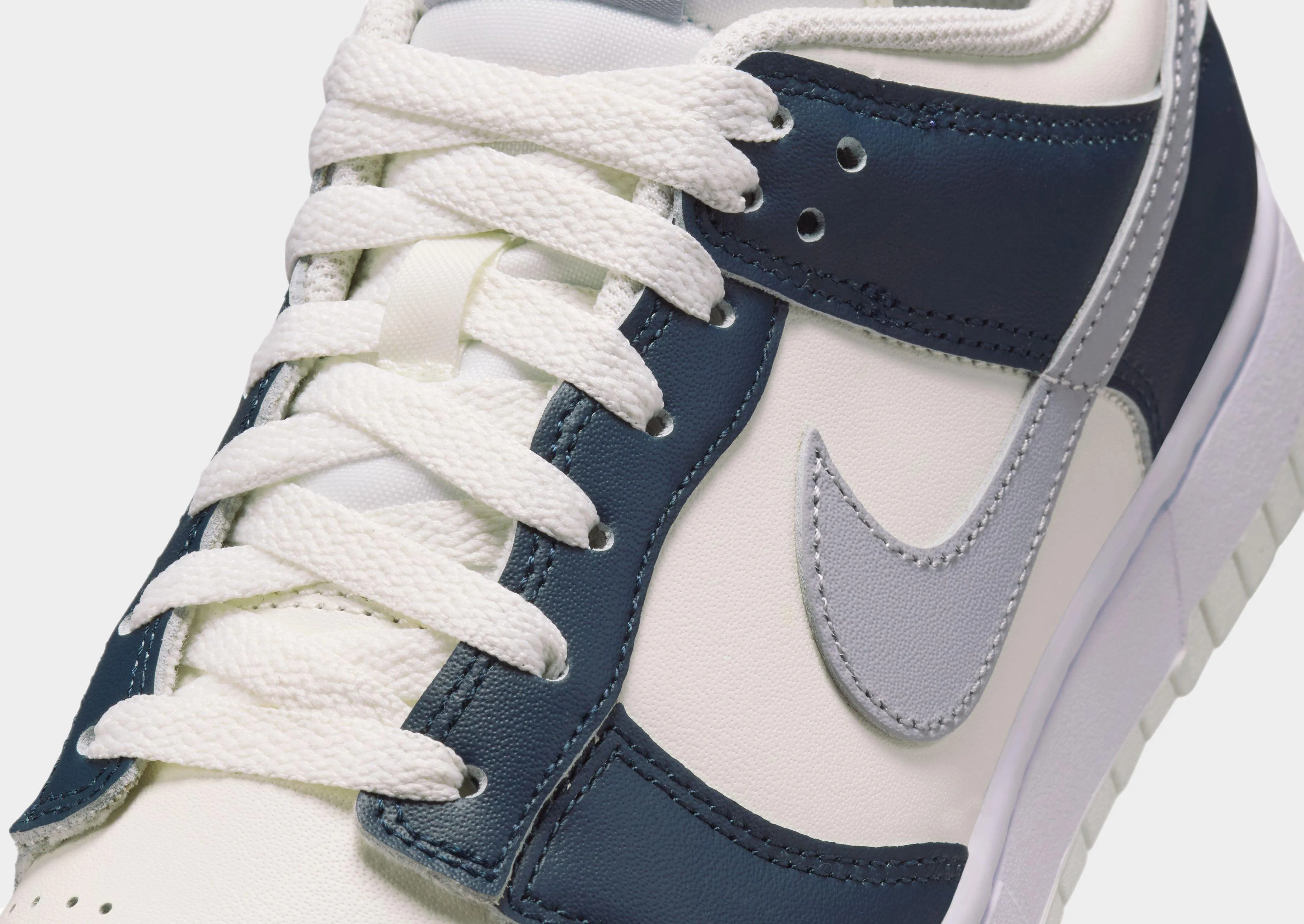 Dunk Low Women's Camp-Lock