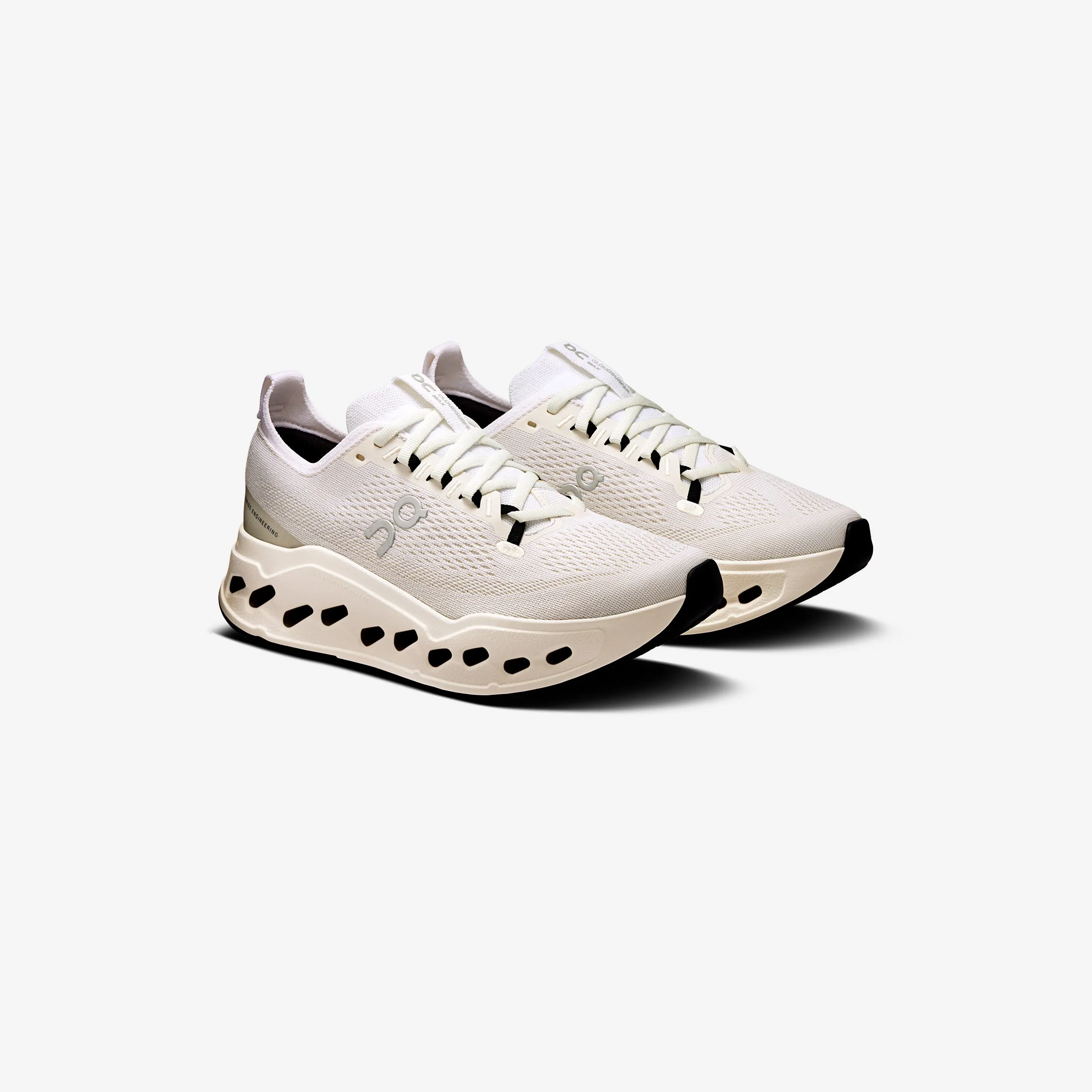 easy move Wmns Cloudsurfer Max