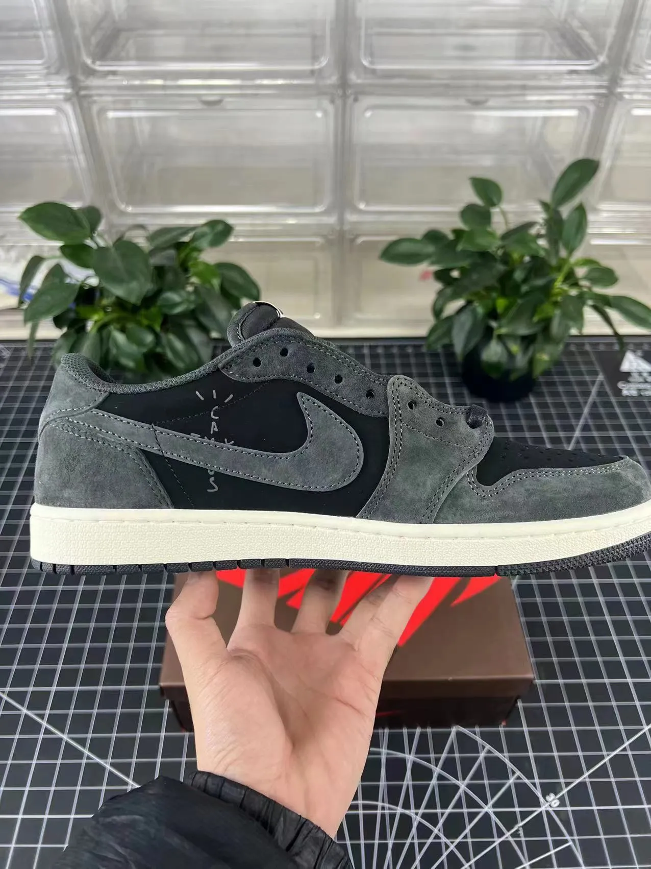 Energy Ease Motion AJ1 Low Travis Scott Reverse Phantom Grey