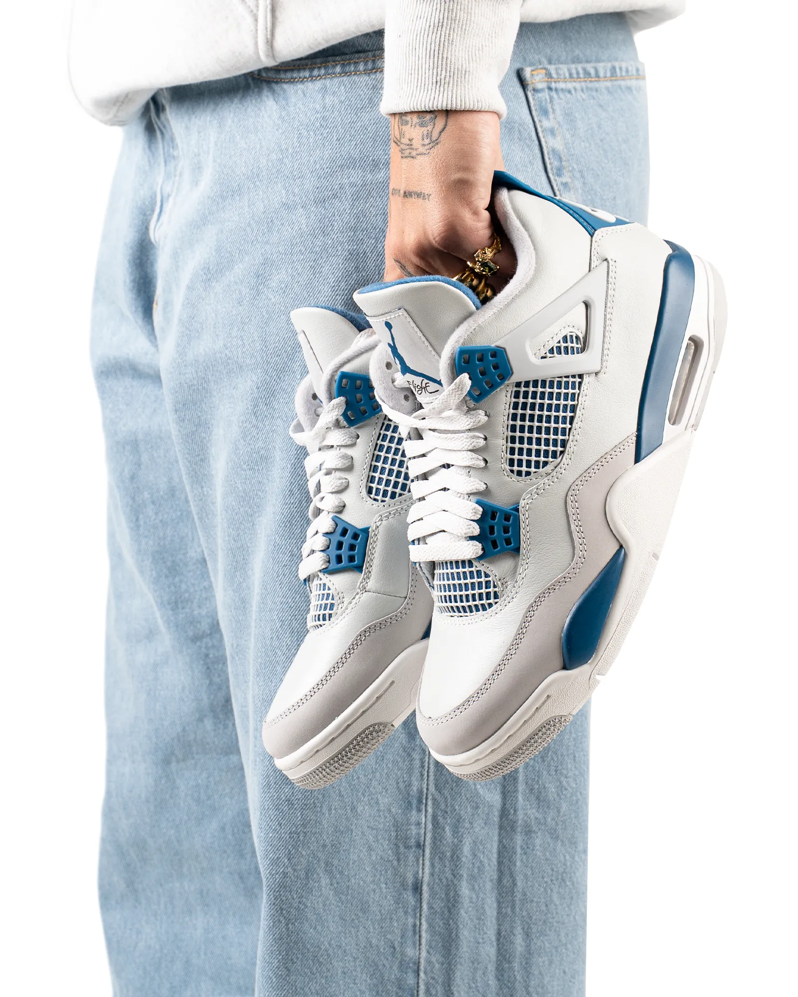 Enhanced grip Nike Air Jordan 4 Retro Military Blue