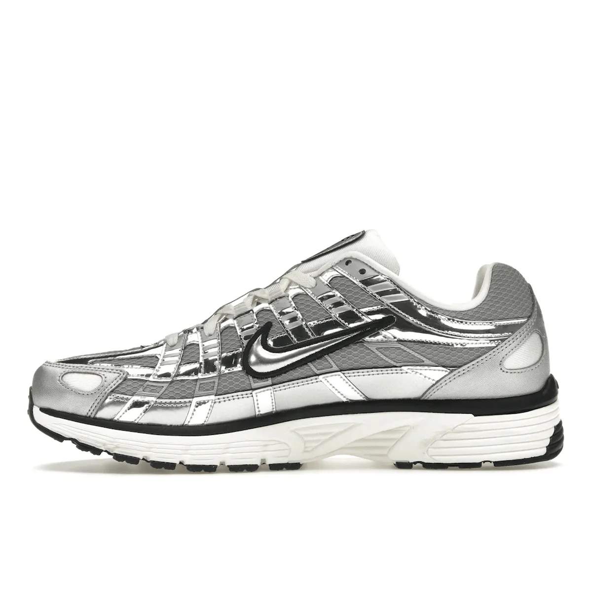 Everyday Comfort Look Nike P-6000 Metallic Silver