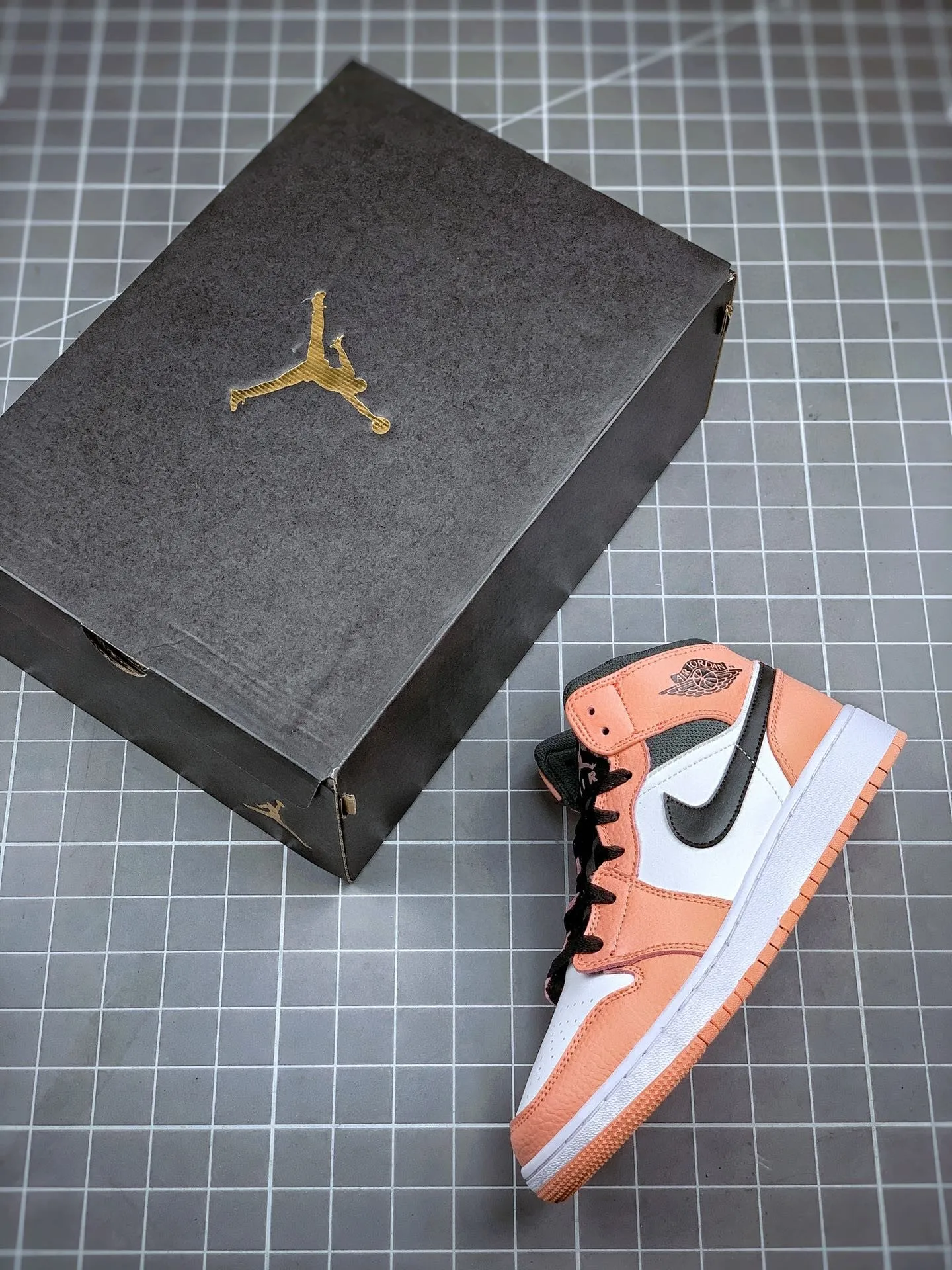 Exclusive Design AJ1 Pink Quartz