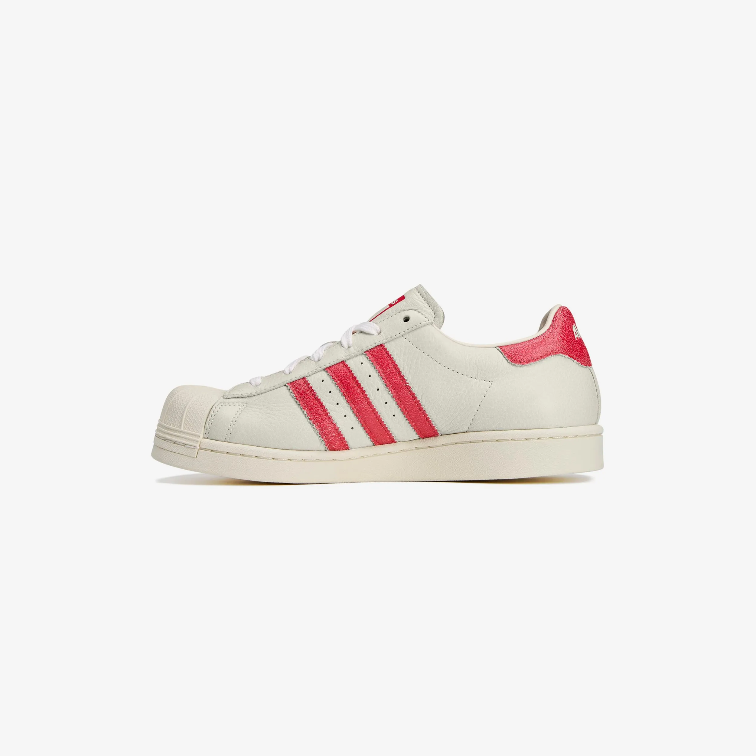 Fashion-driven Wmns Superstar x Avavav