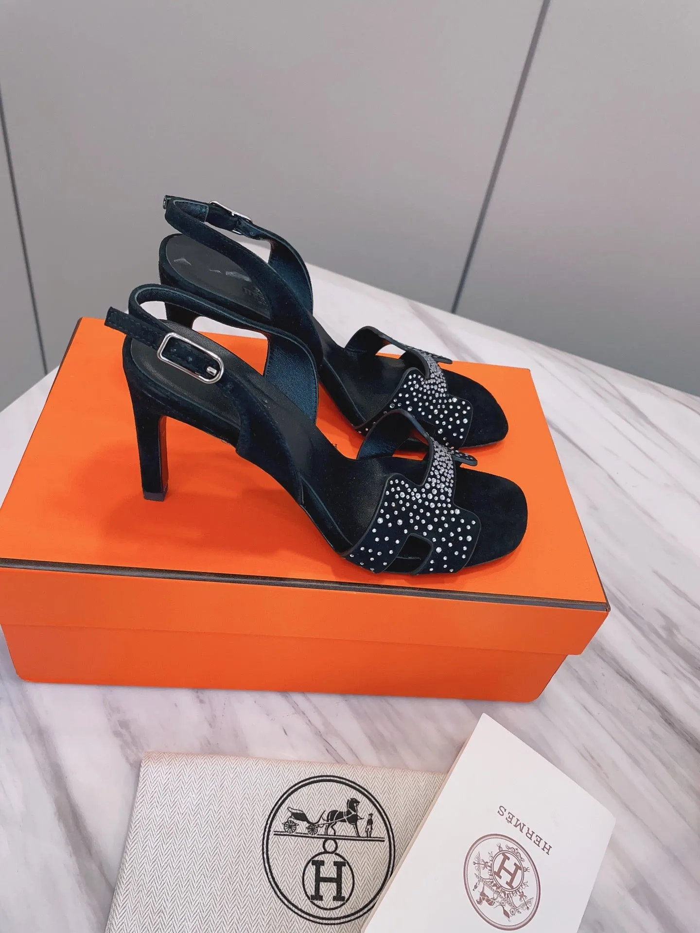 Flexibility New Hermes HIGH HEELS 004