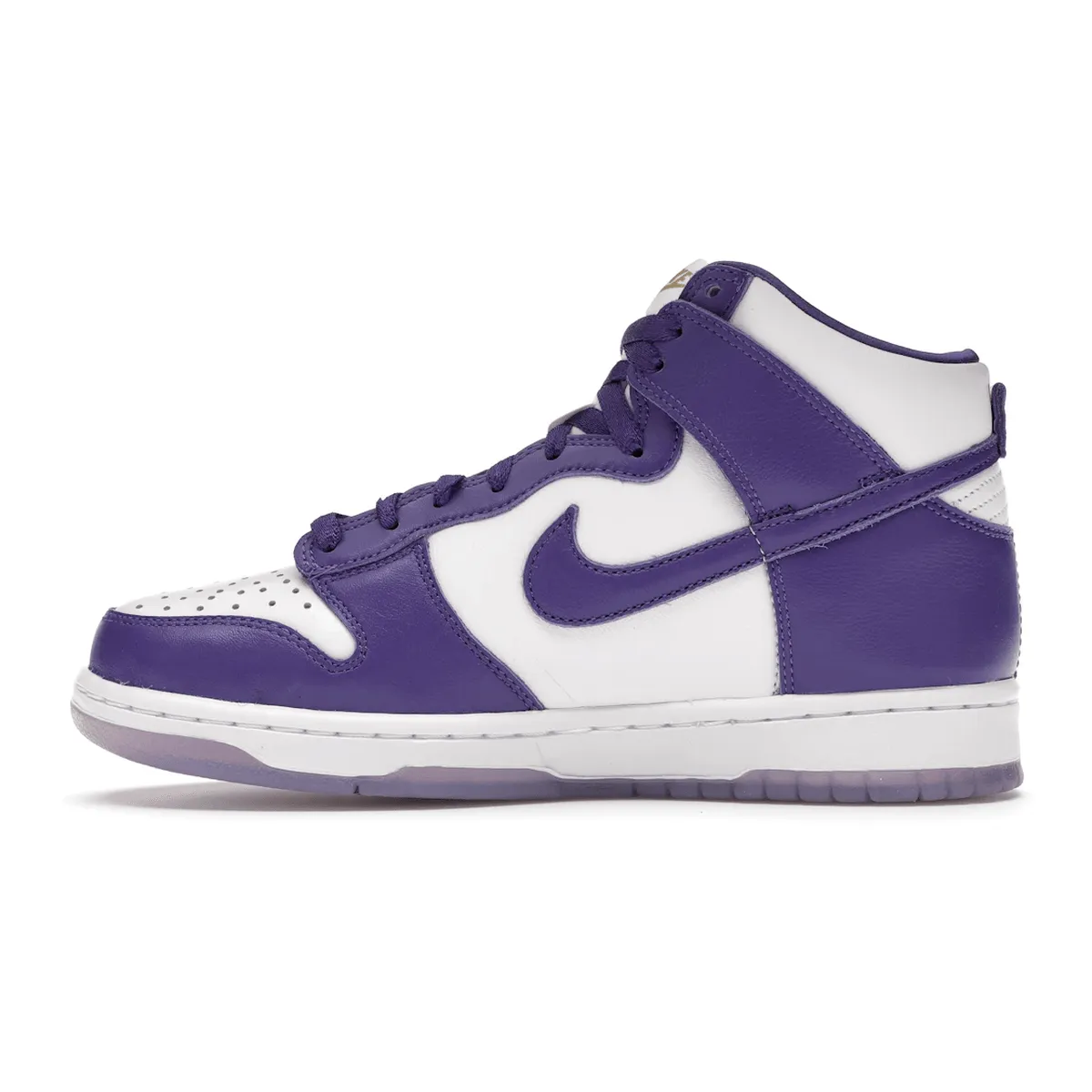 Flexible Step Move-Out Nike Dunk High SP Varsity Purple