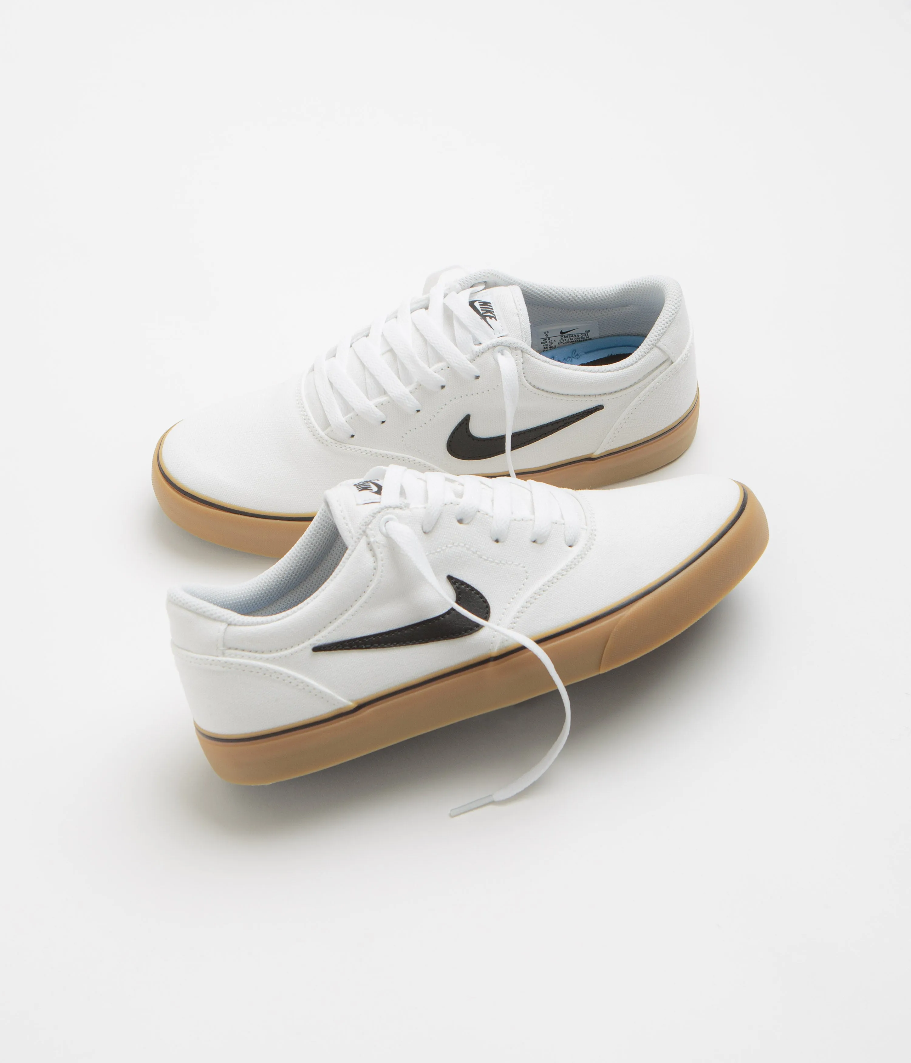 Nike SB Chron 2 Canvas Shoes in White and Black and White - Gum Light Brown