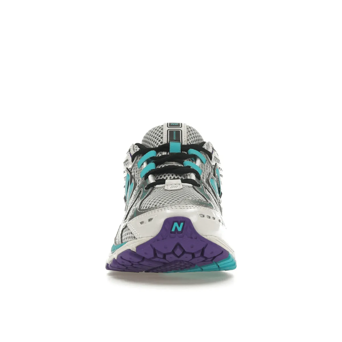Foot - conforming New Balance 1906R Charlotte Hornets