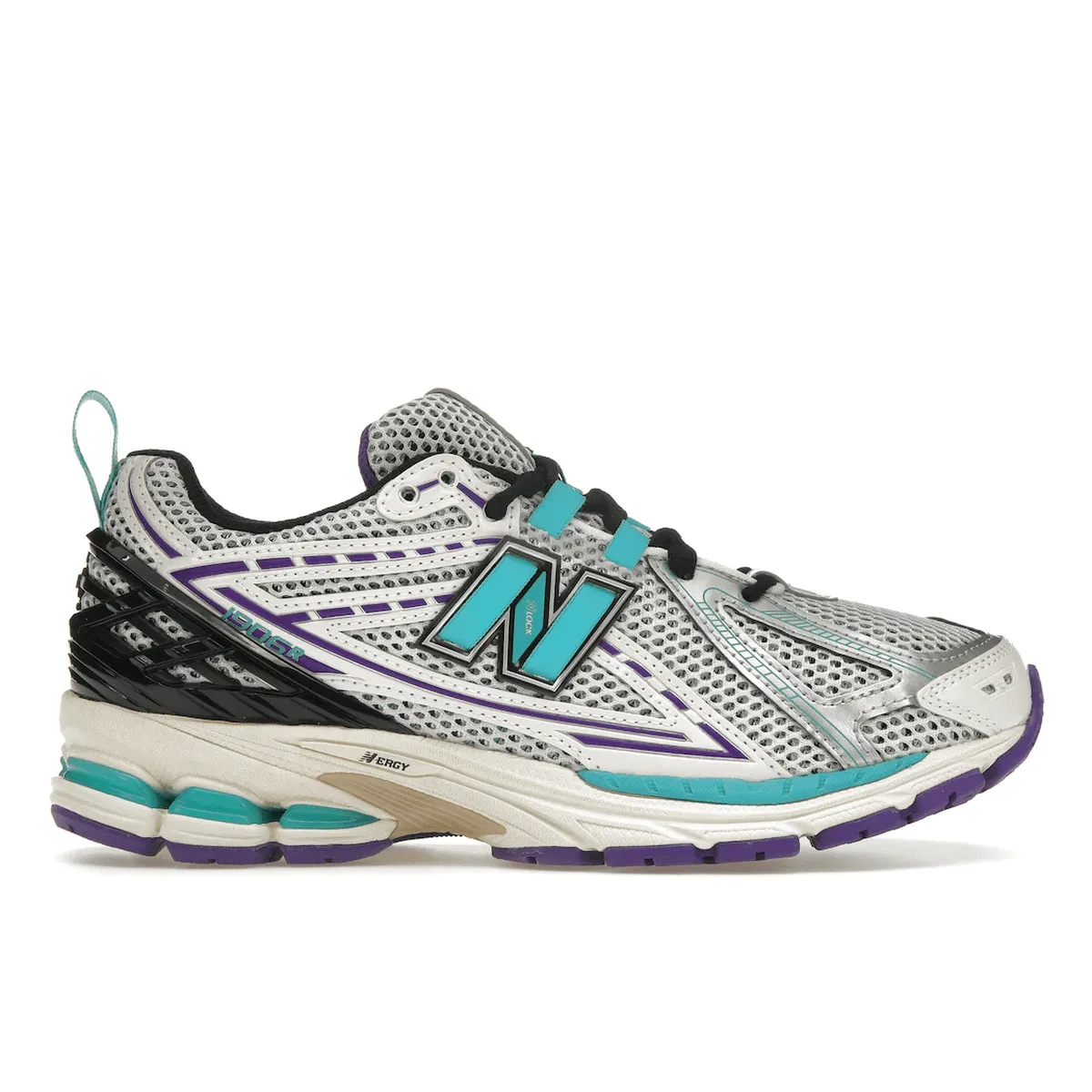Foot - conforming New Balance 1906R Charlotte Hornets