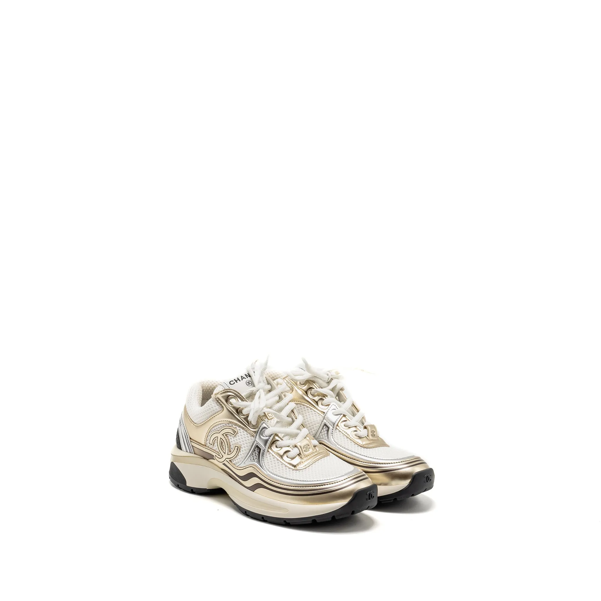 Fresh Daily Look Chanel Size 37 CC Sneakers Fabric/Laminated White/Gold/Silver