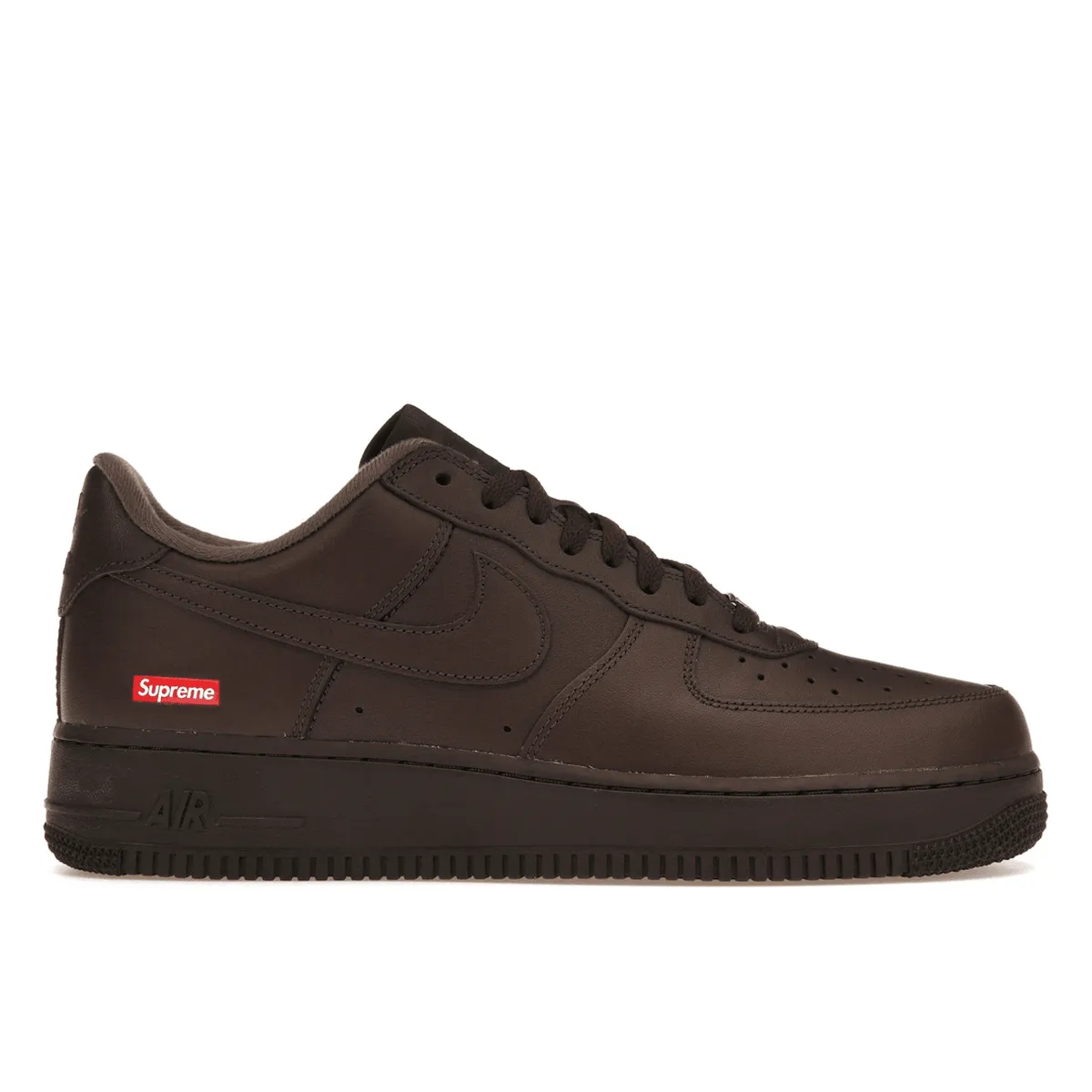 Nike Air Force 1 Low Supreme Baroque Brown Shiny look