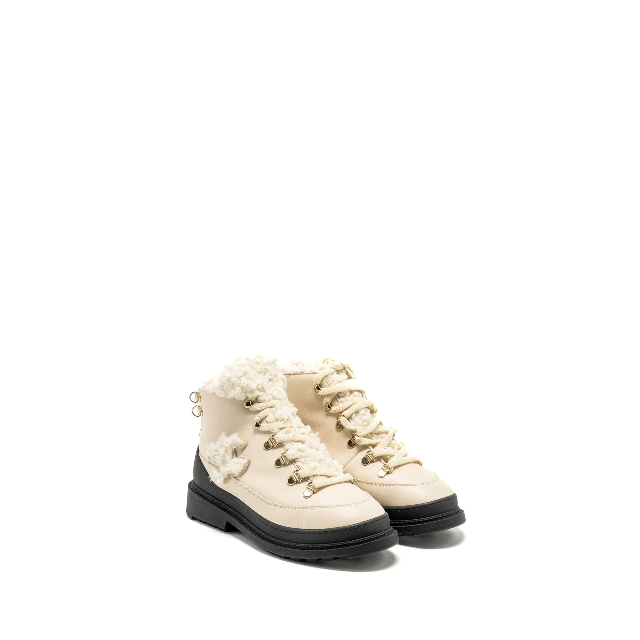 Grip Max Bold Chanel 20k Size 36 Shearling Boots Beige/Black
